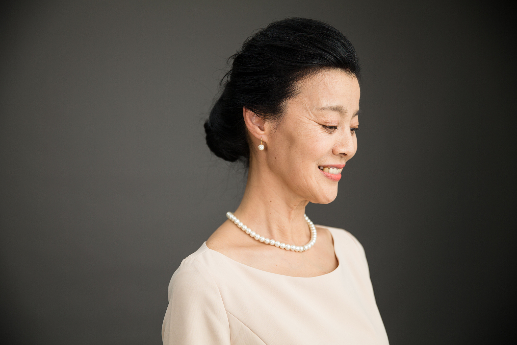 优雅女士肖像