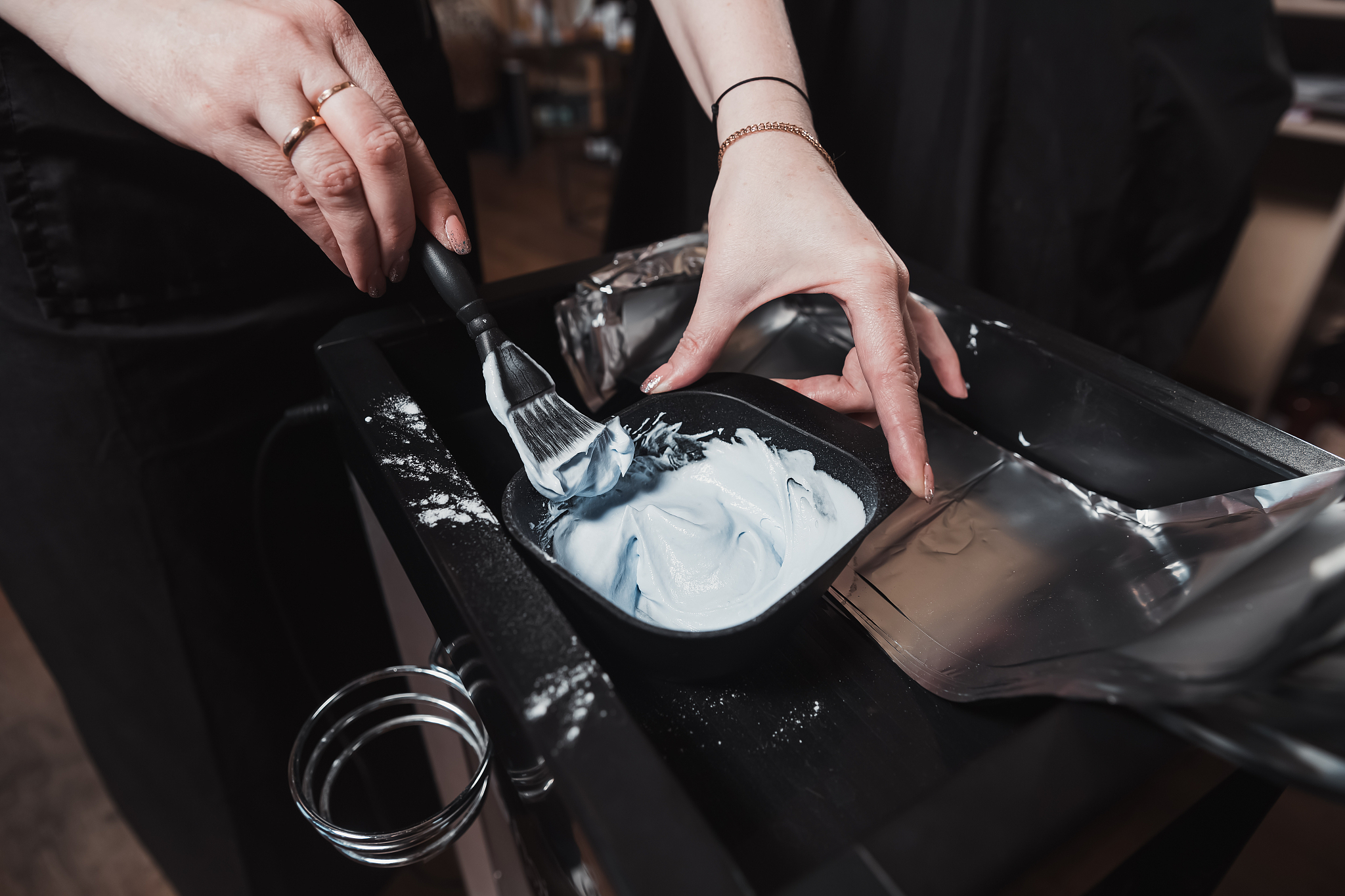 染发后多久可以游泳？避免褪色和损伤的建议