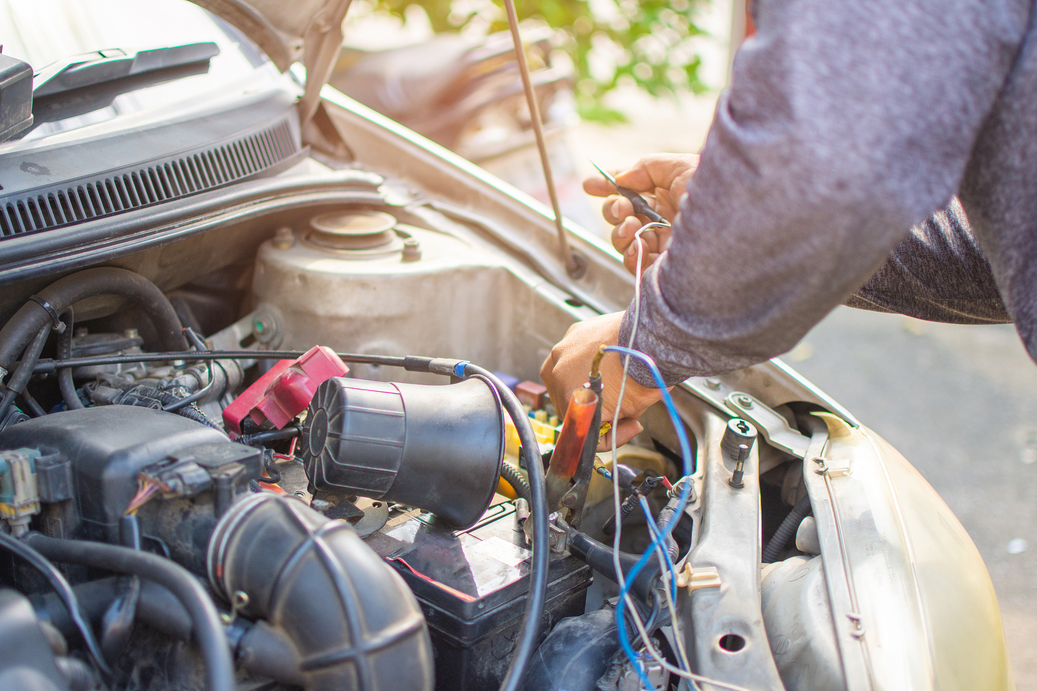 从听、看、测三个维度详细阐述燃油泵检修的方法
