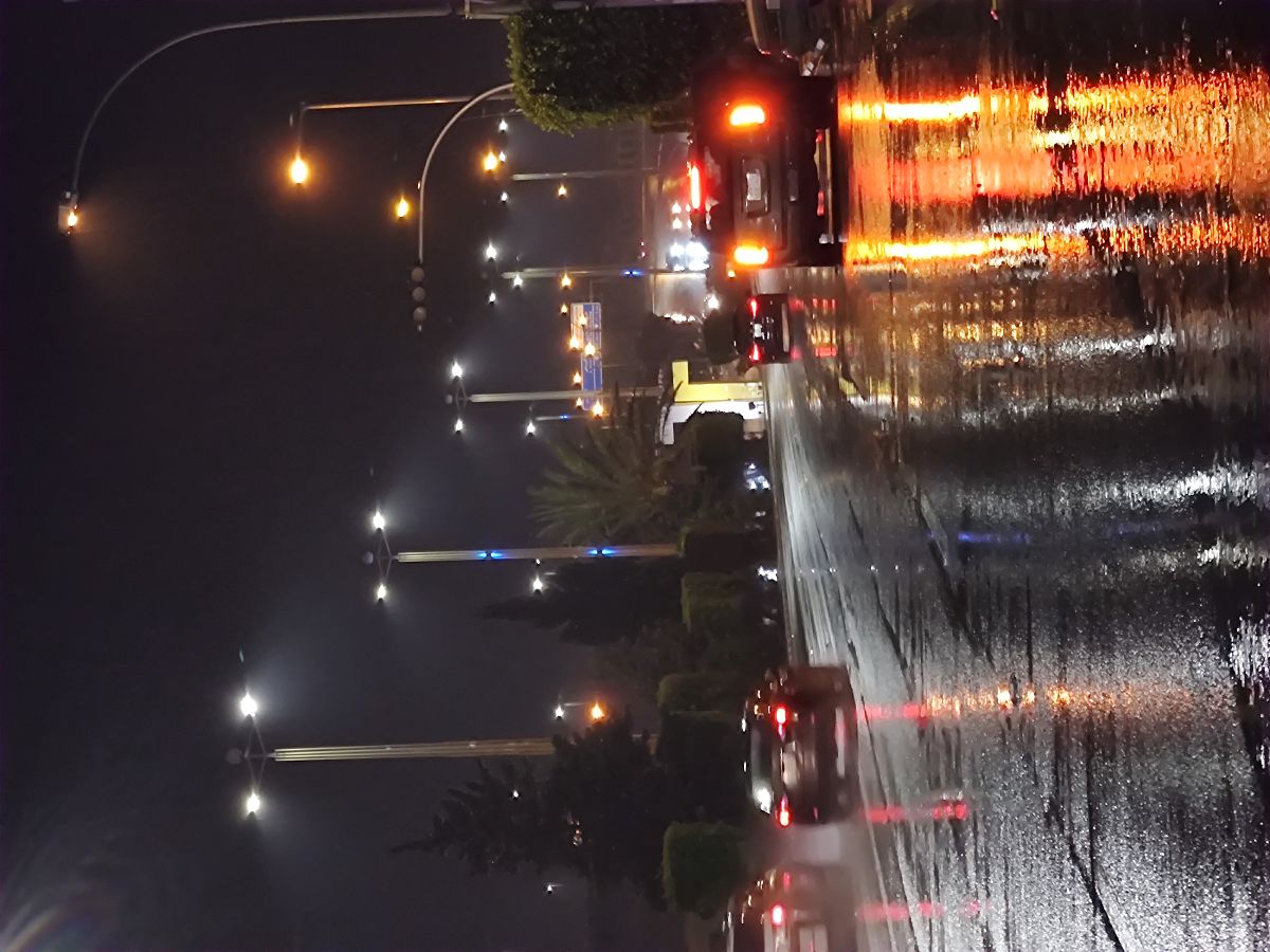 汉源大道郝寨段路灯管理所为了为了给人们人民群众提供一个属实的娱乐环境精心的为群众开启了闪光氛围灯丰富了附近群众的娱乐生活过路司机纷纷表示我去年买了个表。