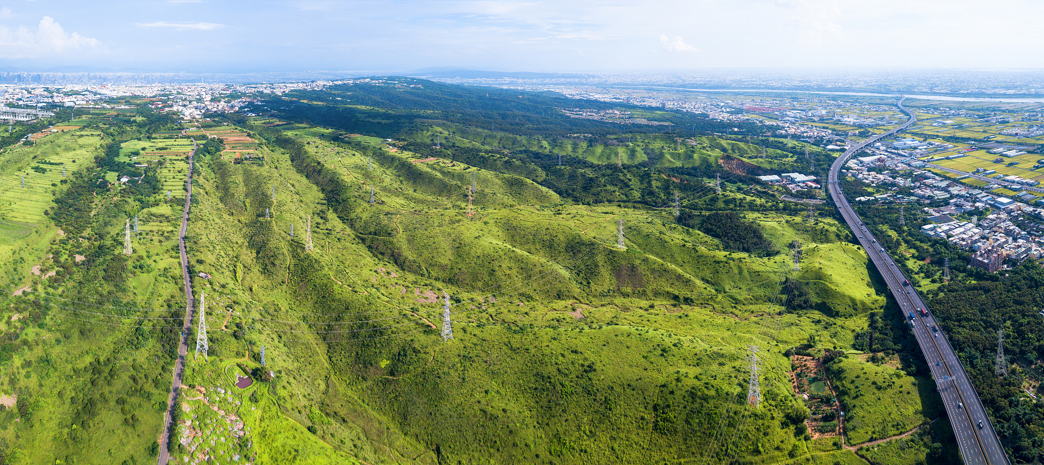 近期市委主要领导将赴各县市区开展绿色经济调研。为做好相关准备工作根据市发改委主要领导要求请各县市区总结绿色经济工作情况包括工作开展情况、亮点和成效、存在问题、下一步思路从落实双碳战略 林分修复工程义务植树等等方面写一篇关于晋安区绿色经济工作情况的总结。