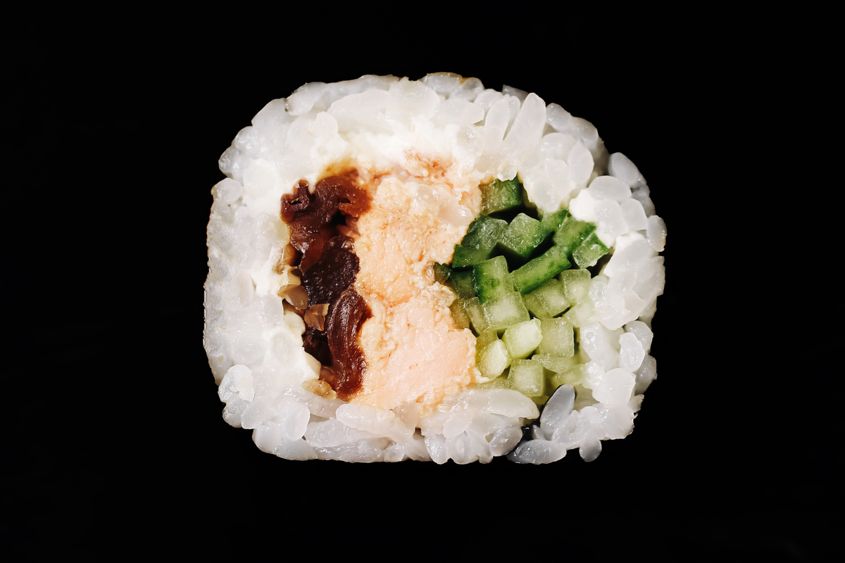 过路人饭团探店：品尝正宗日式美味