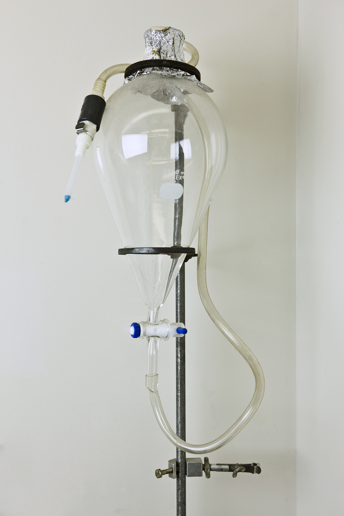 links for a glass lighting device which needs flame melting during manufacturing of sealing the bulb envelope the inner components which are sensitive to heat shall be moved away from the heating poin