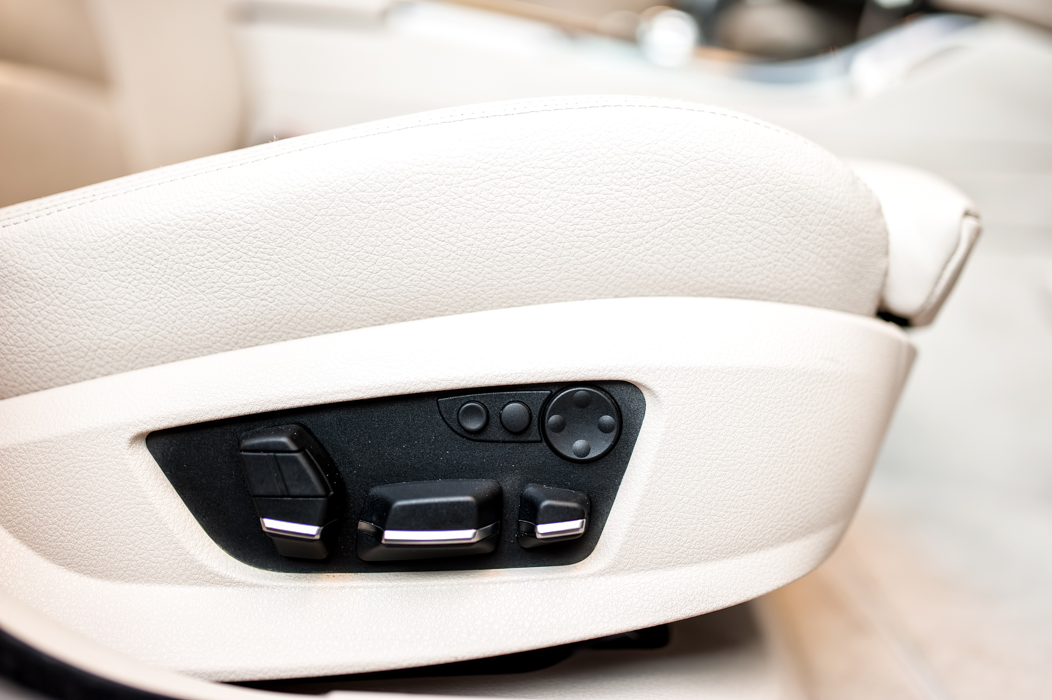 automatic, luxurious and comfortable car seats