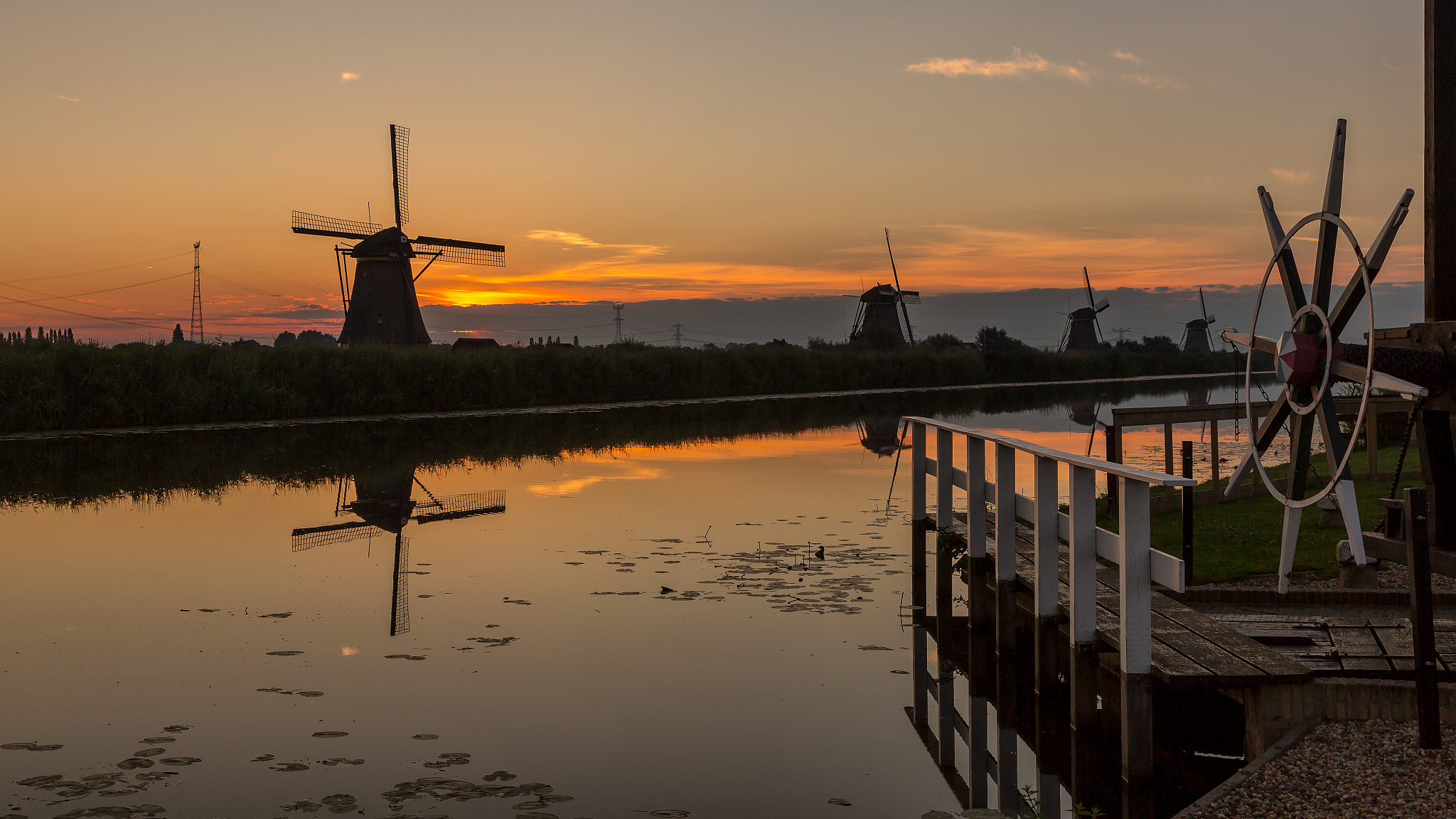 monday morning sunrise, kinderdijk