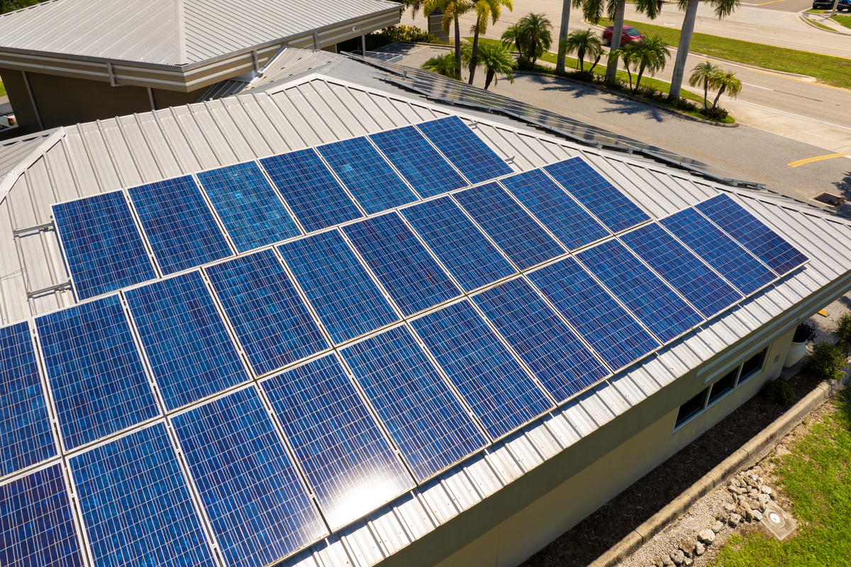 太阳能光伏发电技术: 原理、分类、应用及发展趋势