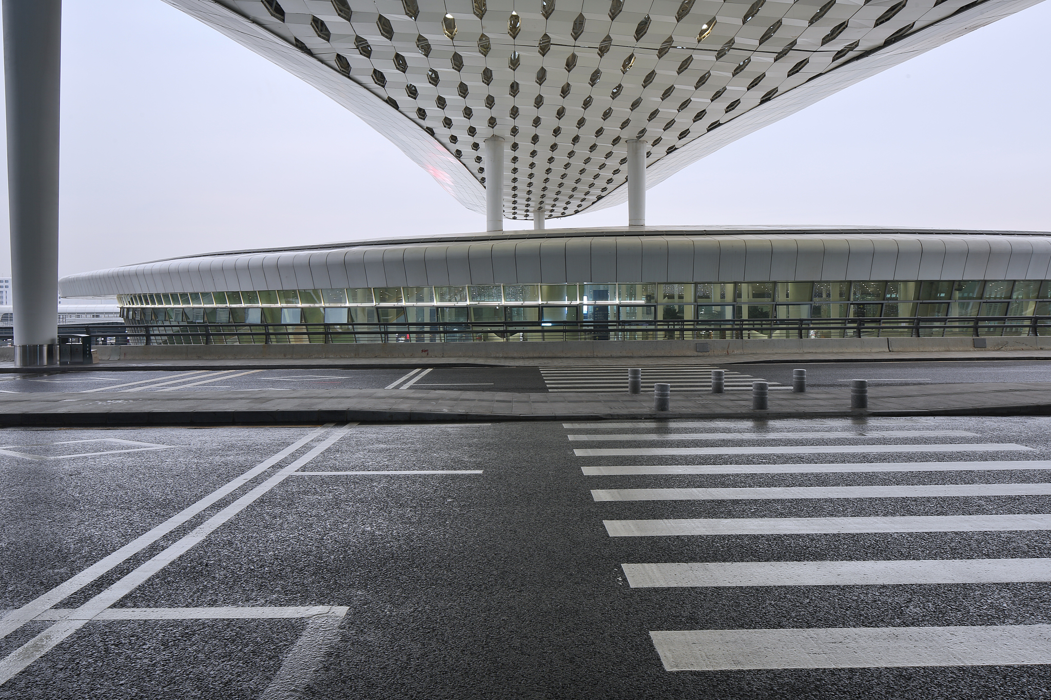 深圳宝安国际机场：中国现代化大型国际空港