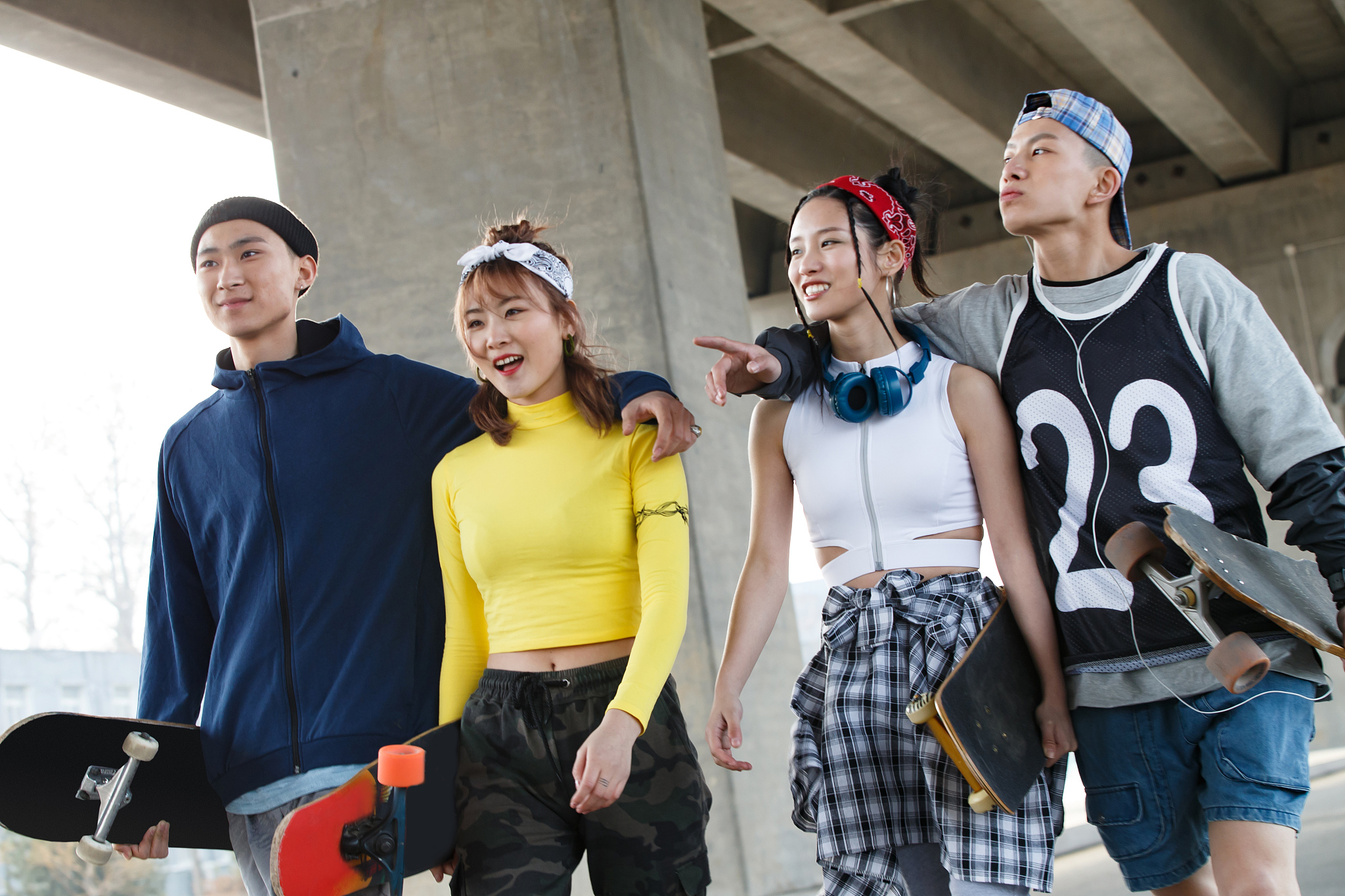 如何评价精神小伙