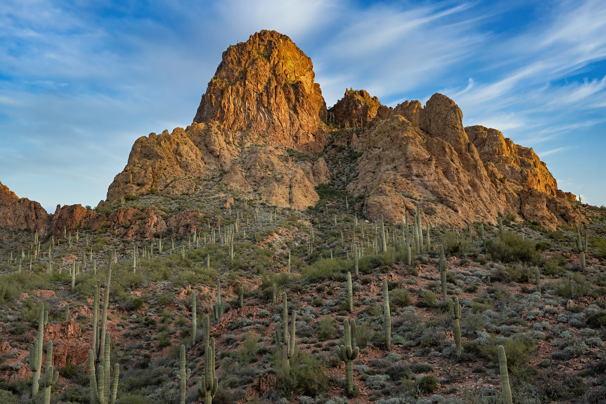 superstition mountains apache trail