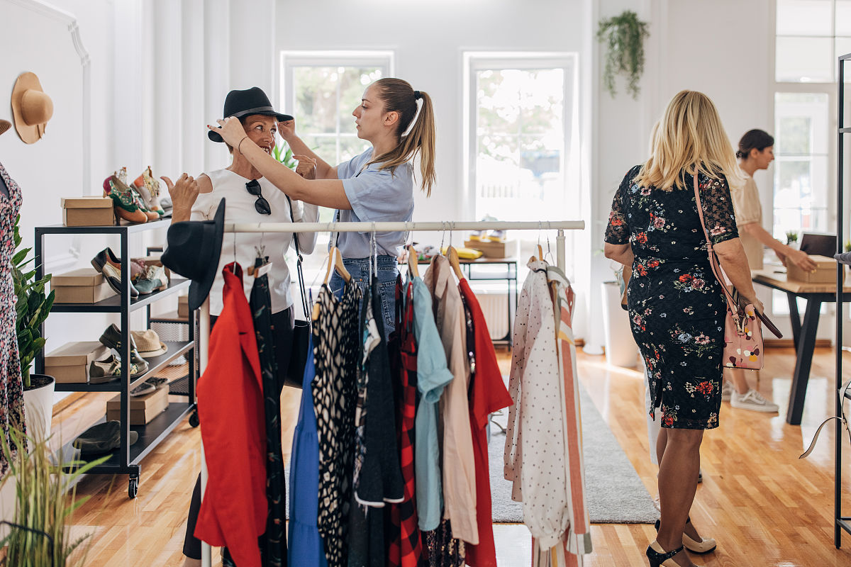 北美女士服装市场规模直接竞争者