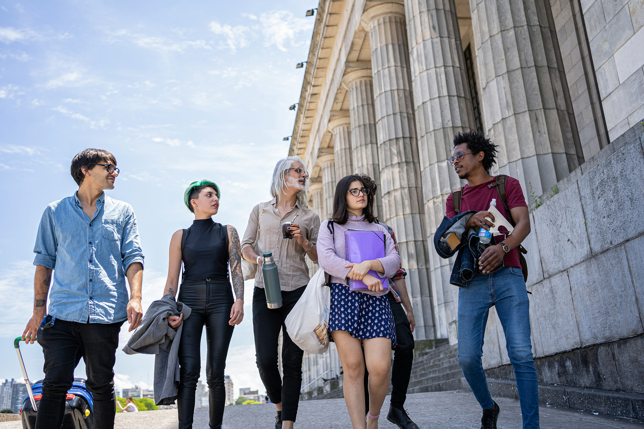 旅游学校专业选择指南：如何选到适合自己的专业？