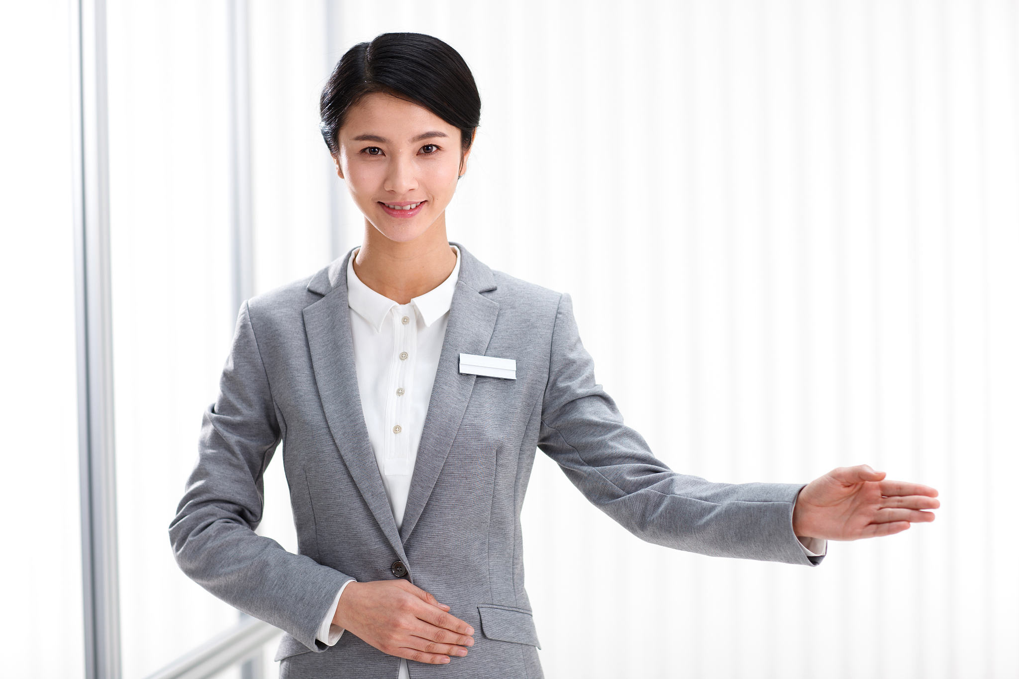 《像绅士淑女服务》读后感结合销售服务行业3000字