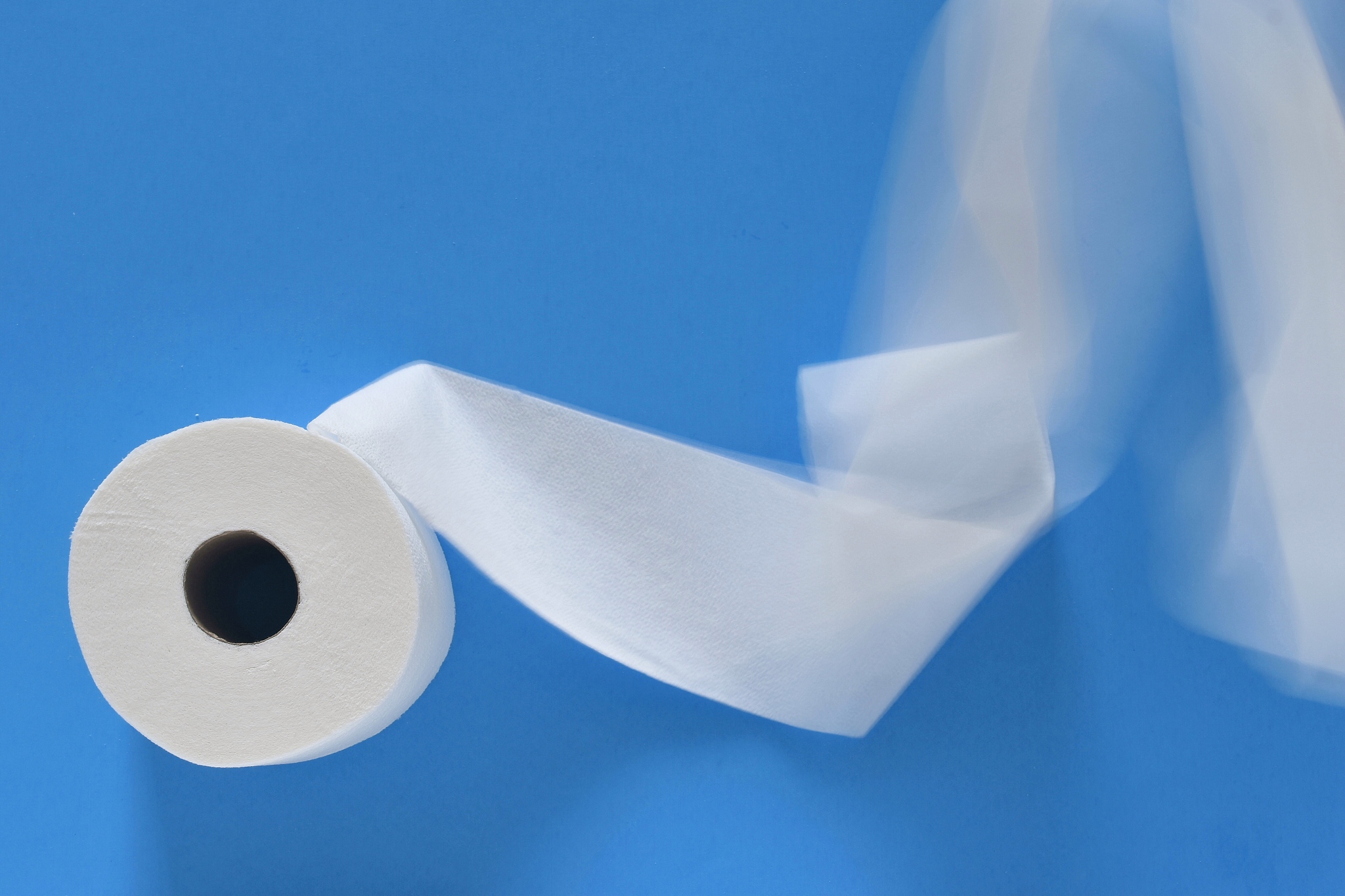 自粘袋撕下来的小塑料纸有静电怎么去除