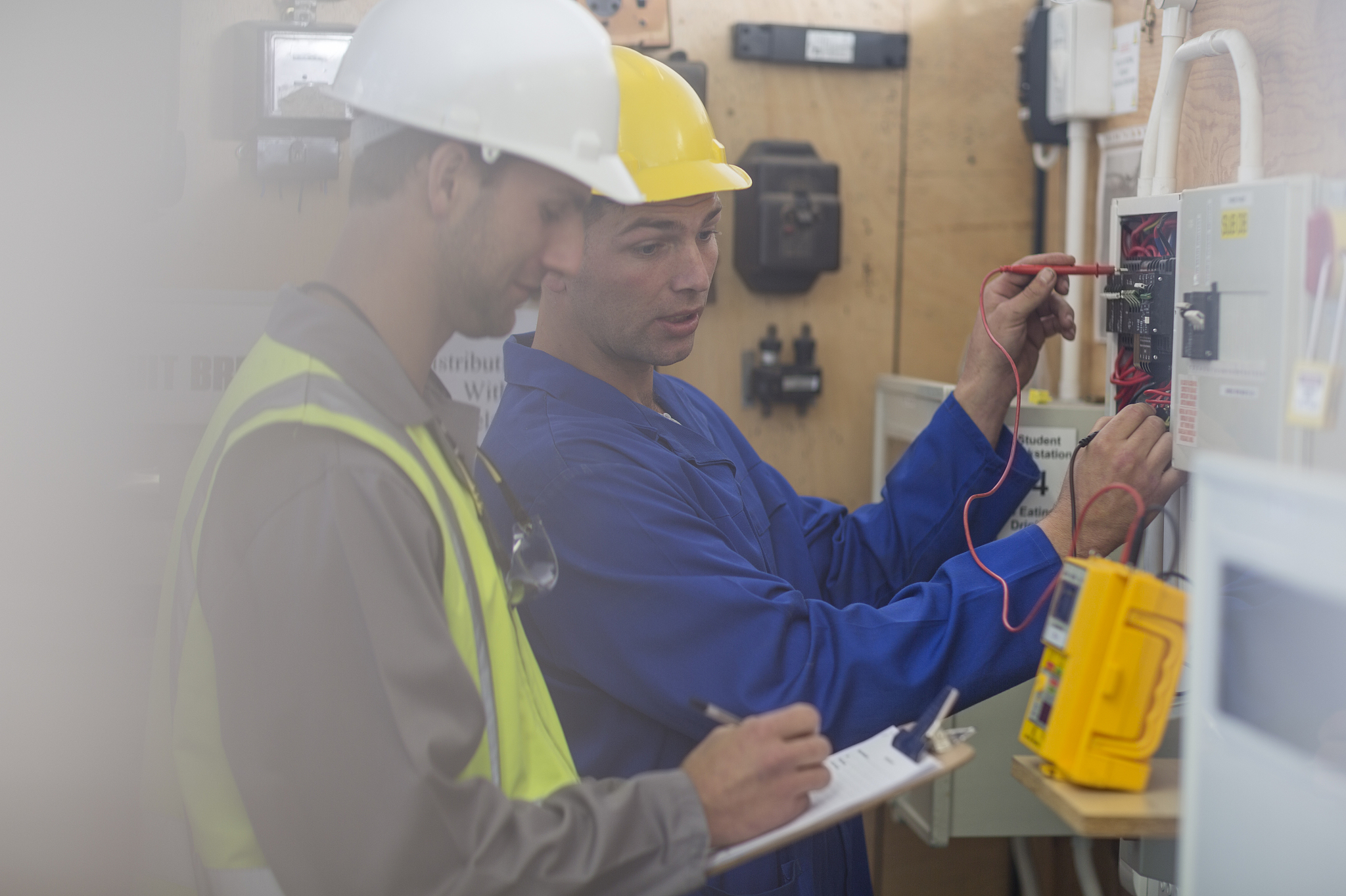 鹤岗市职教中心招生专业一览：机械、电子、服务、美术等专业任你选