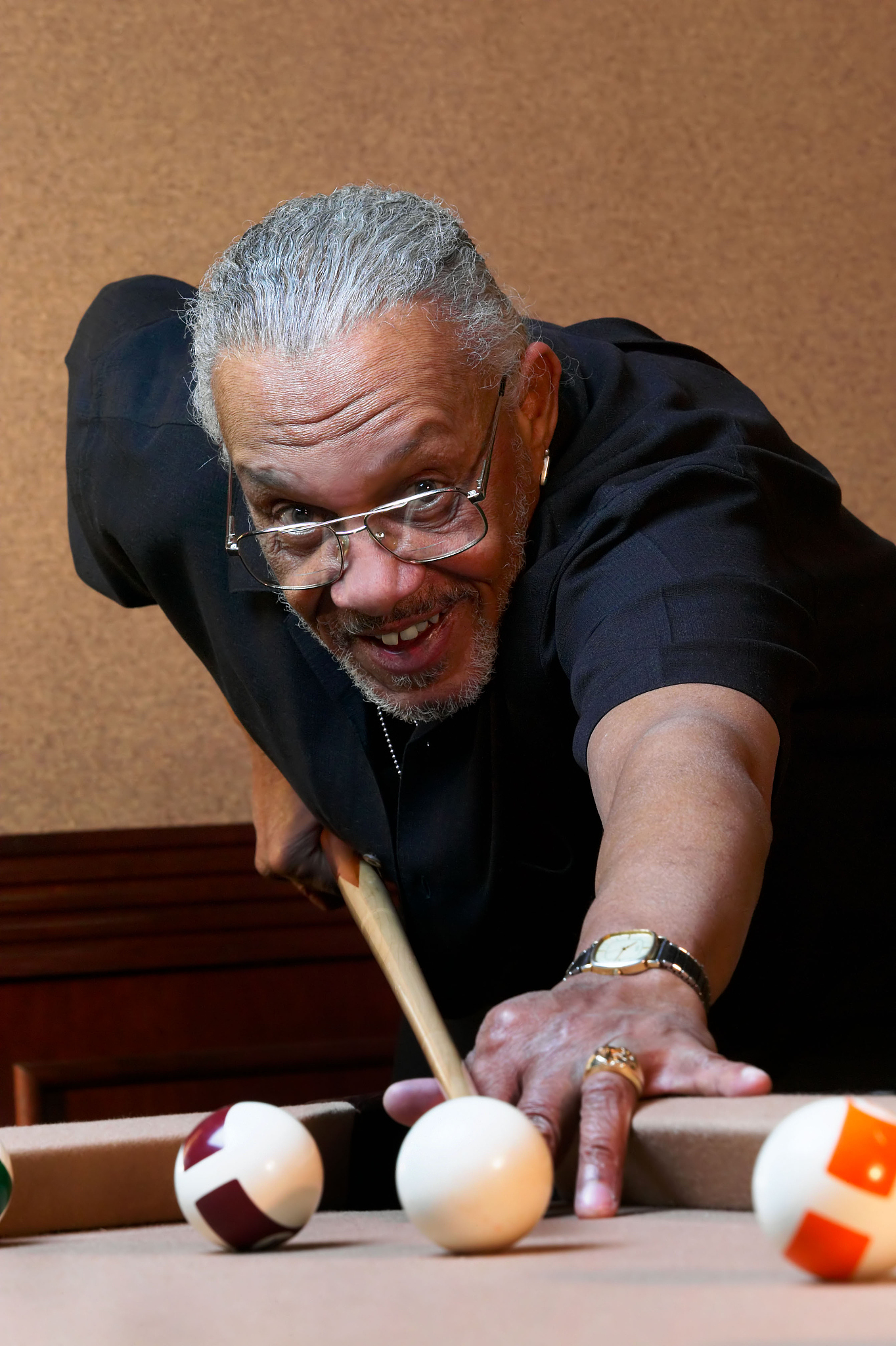 CSGO里怎么用MK2击杀雄火龙