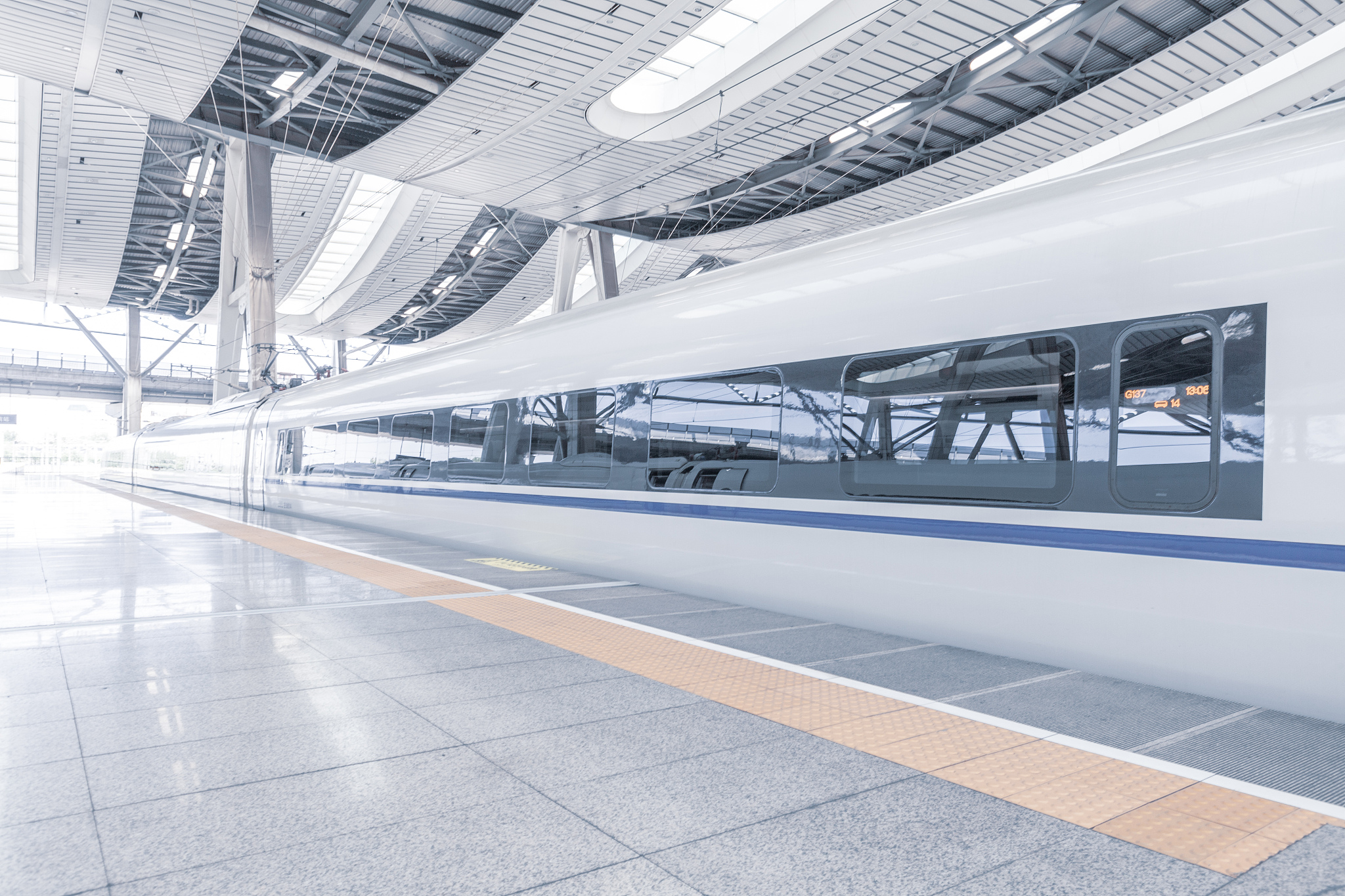 从北京南站能坐上去赤峰的高铁吗帮我用210字详细描述