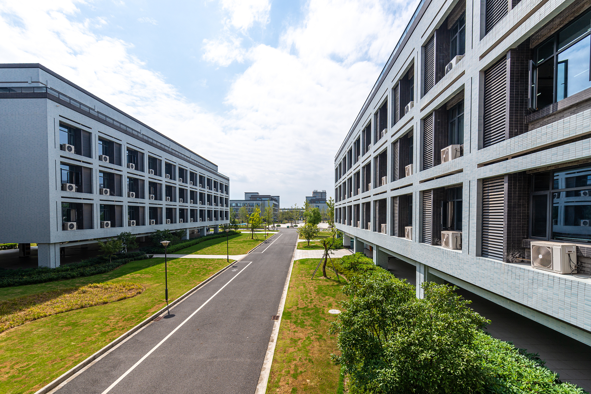 重庆建筑高级技工学校：建筑专业前景及就业方向好吗