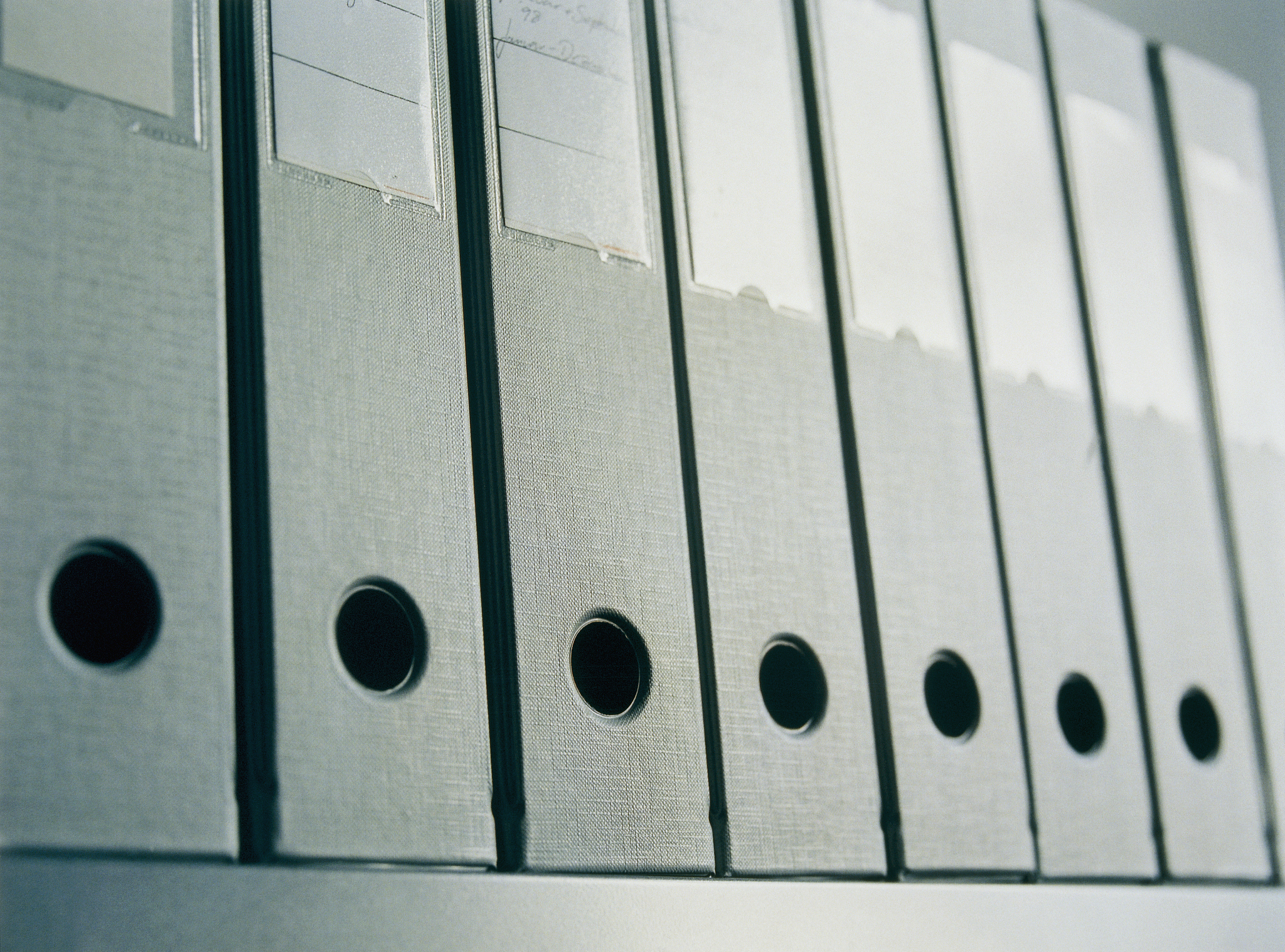 物电眼检测输送带运转：能否透过挡板？