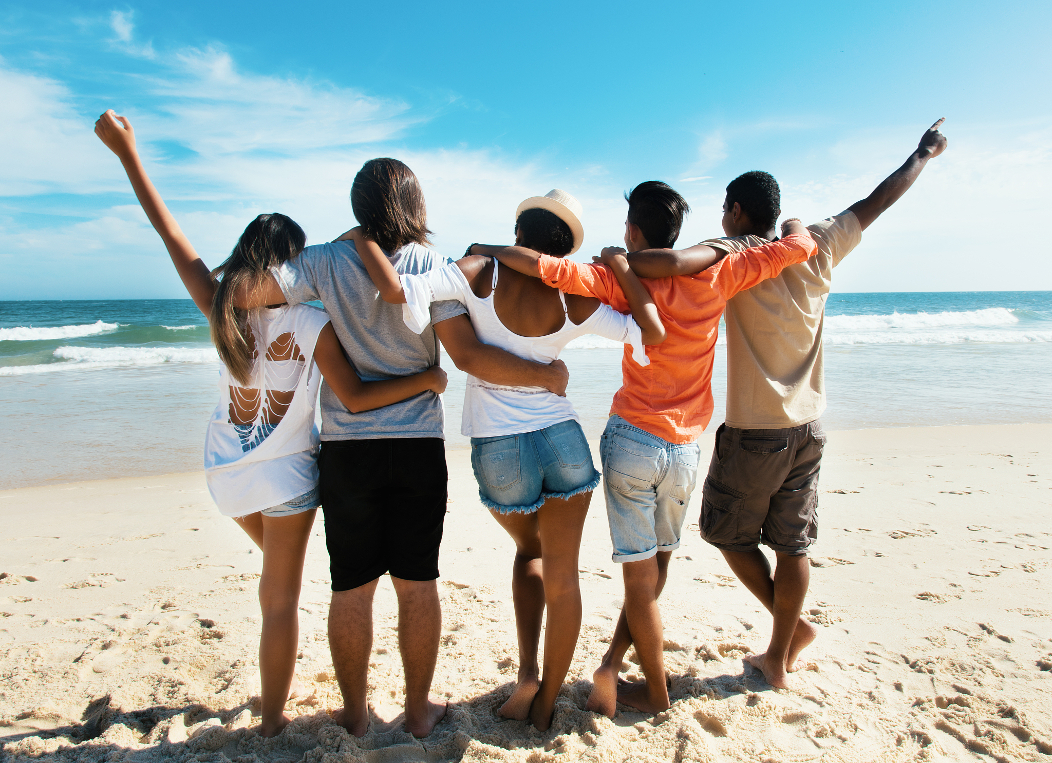 帮我写一个海边团建的总结