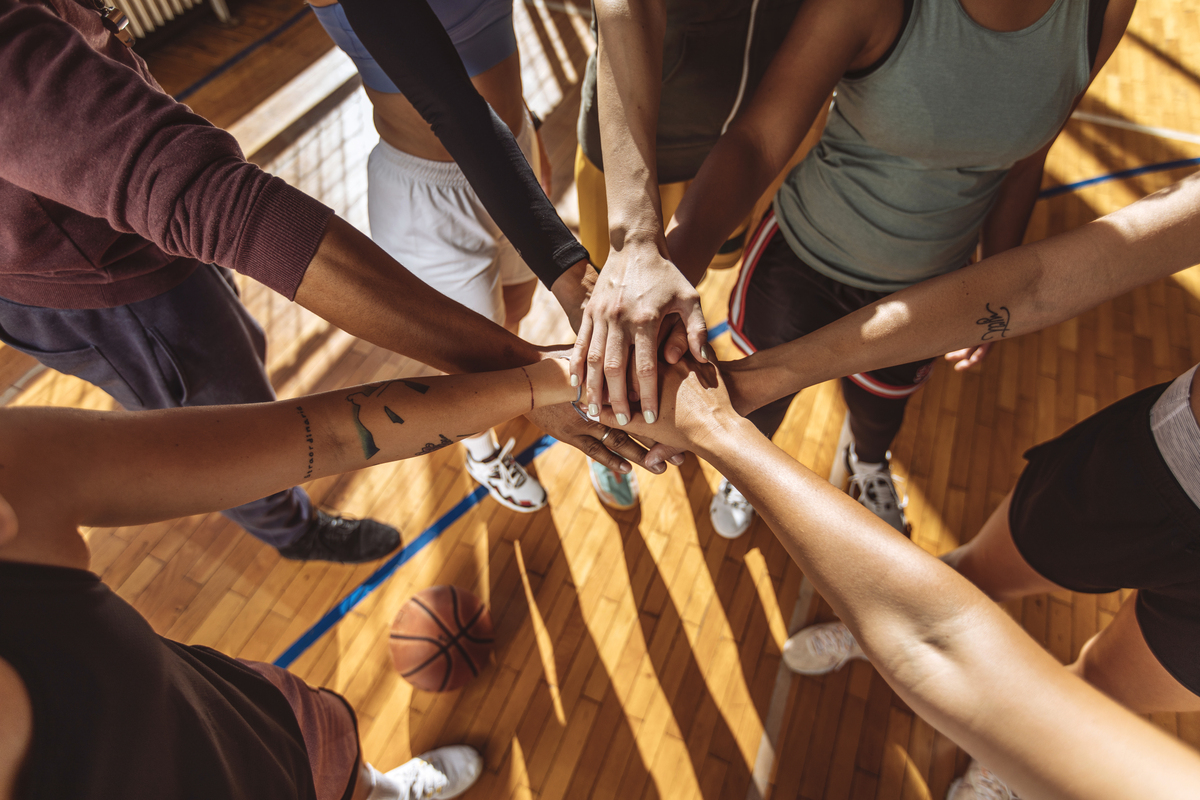 我很喜欢打篮球请你写一段话来表达我的喜爱不少于50字