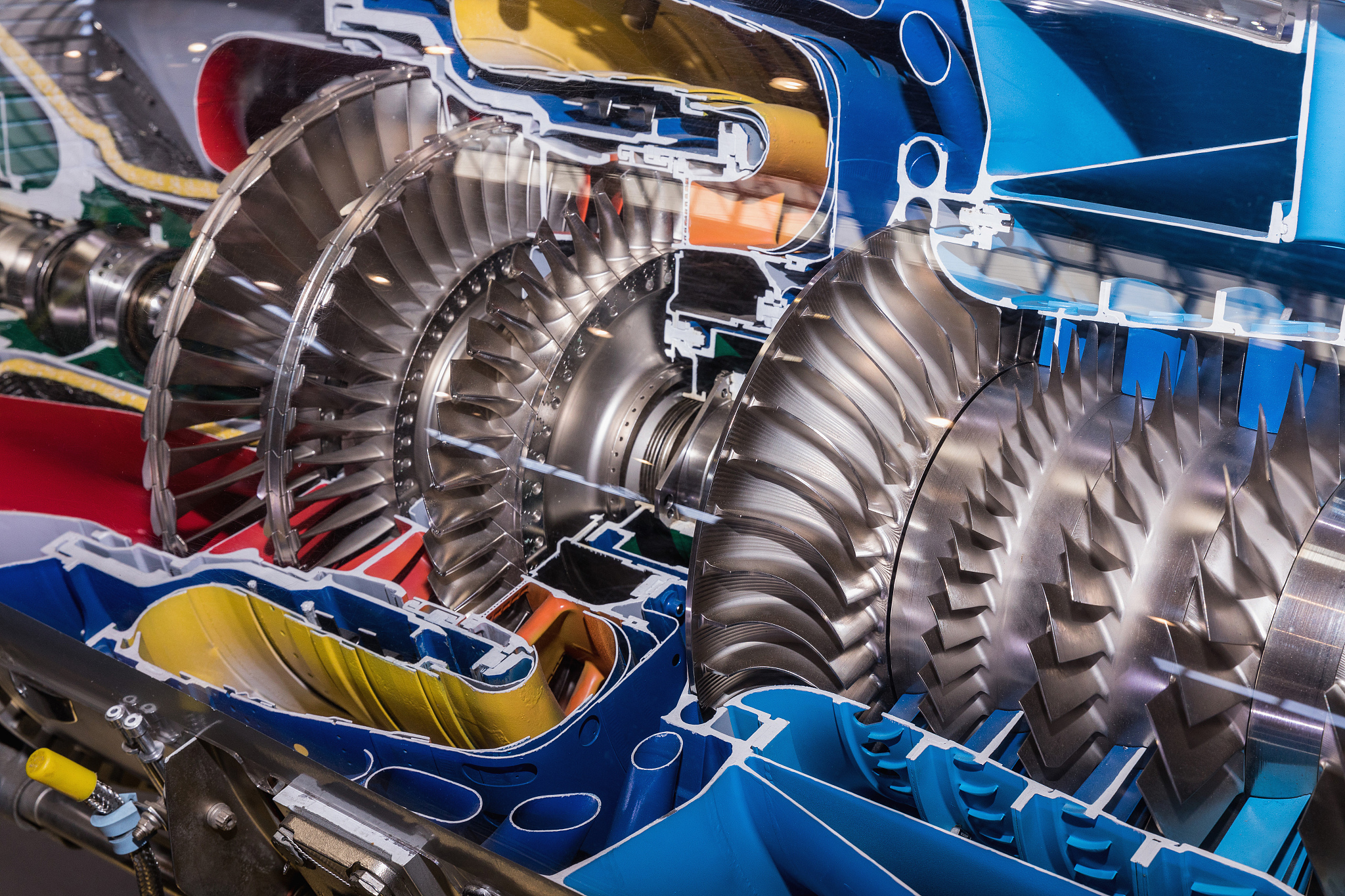 船舶轮机设备能量关系详解：主机、发电机、舵机等