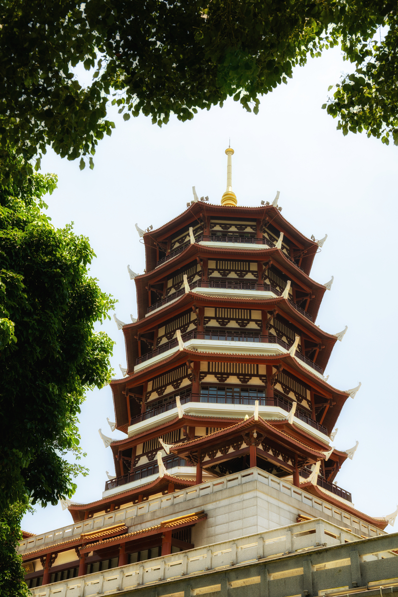探秘金陵古刹：寻访东吴遗韵，打卡网红万世塔！