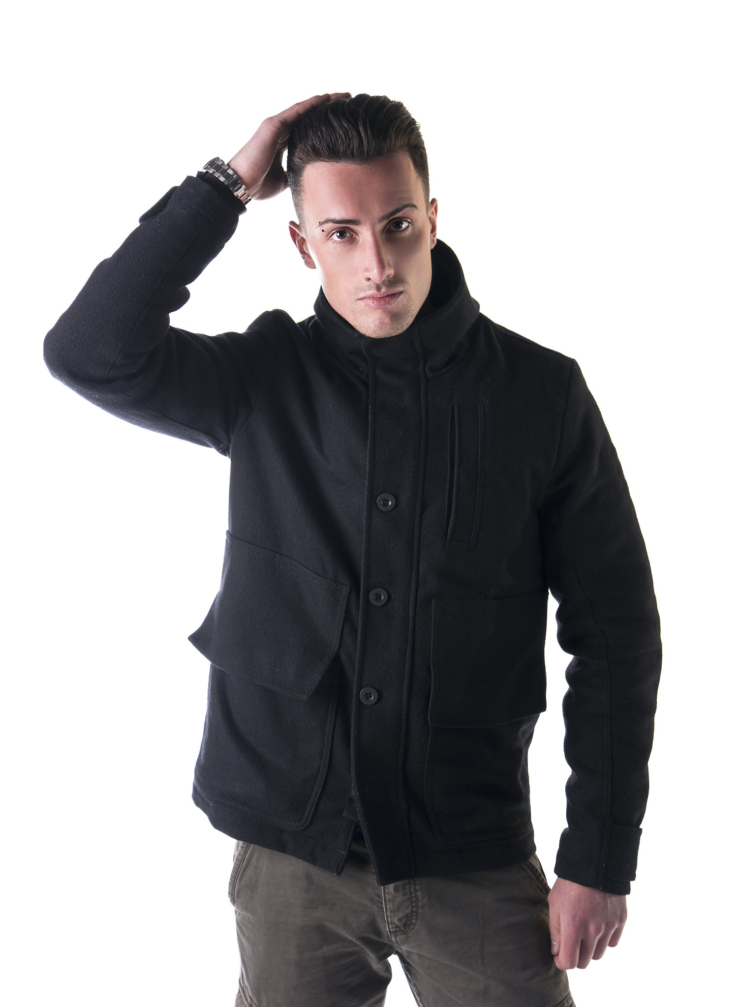 秋季时尚保暖服饰推荐：经典条纹POLO衫、可爱卫衣、撞色外套