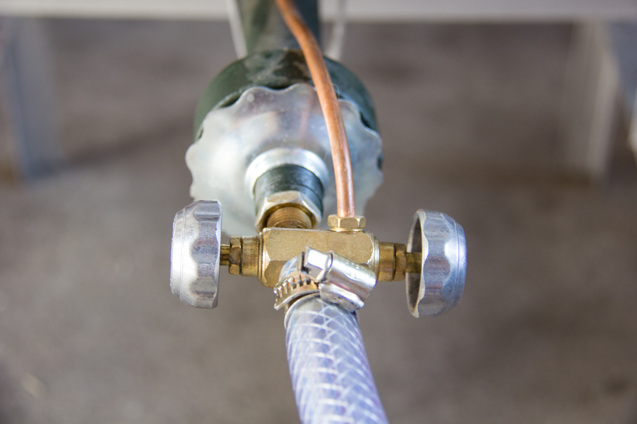 燃气自闭阀拔出来又回去怎么办