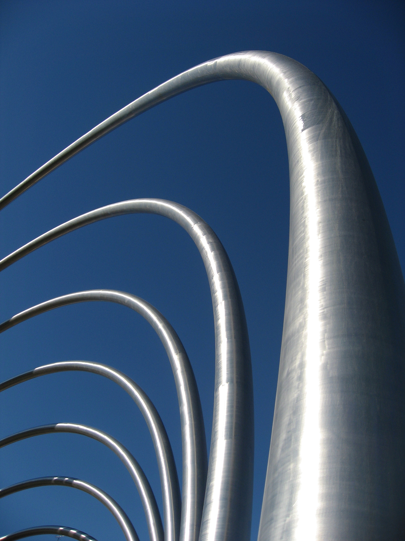 天车吸料装置上面设置有吸料管