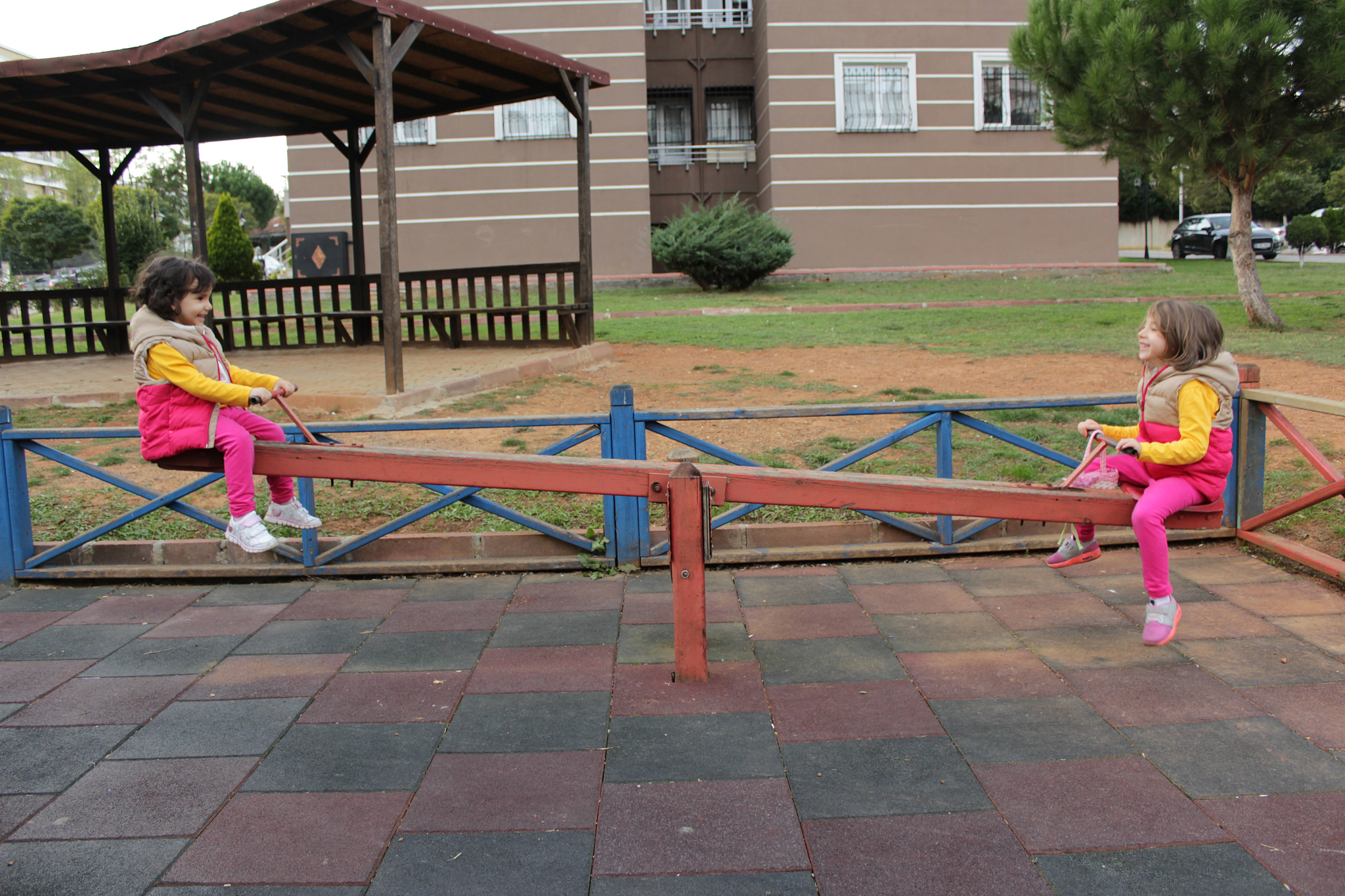 跷跷板的每一个部分叫什么