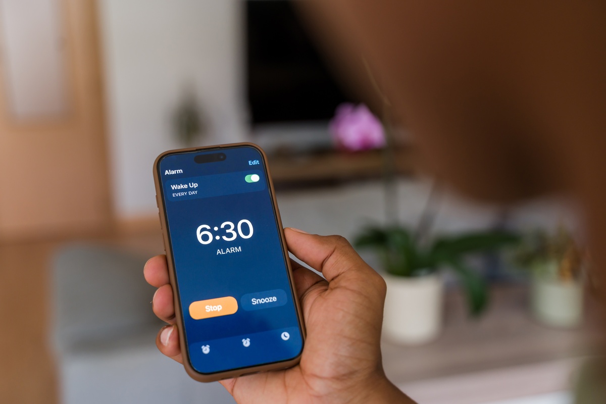 使用系统限制：oppo watch使用的是自家研发的ColorOS系统与市面上普遍使用的Android Wear系统不同这可能会对一些用户造成不便如无法下载某些应用或者使用体验不佳。