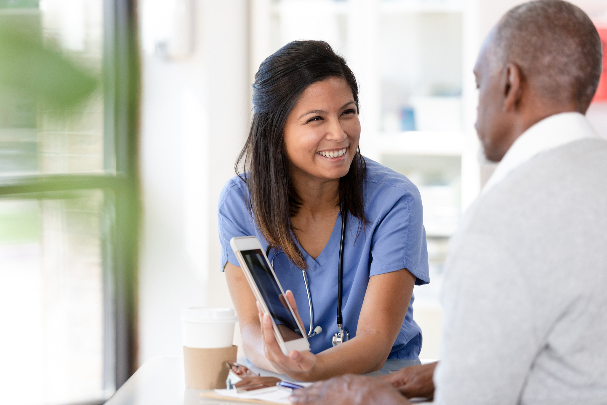 贵阳卫生学校护士专业入学要求及就业前景