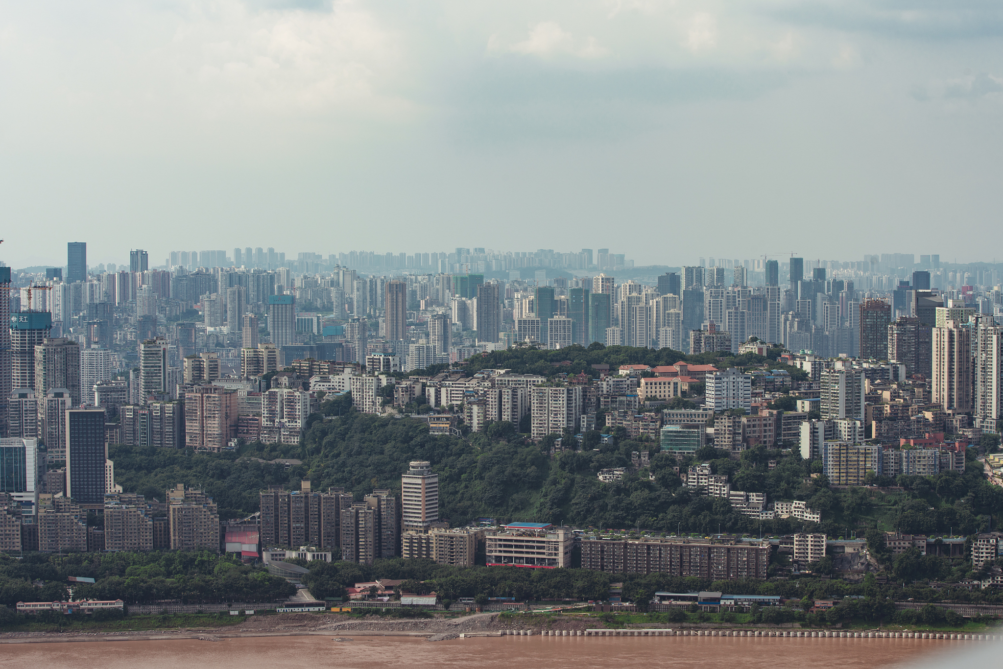 描写一段重庆李子坝十八梯鹅厂游玩的解说词美丽动听钩子话术