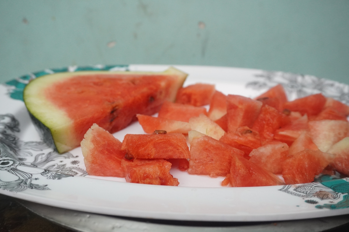 切开的西瓜包好保鲜膜在冰箱冷藏可以保存多久