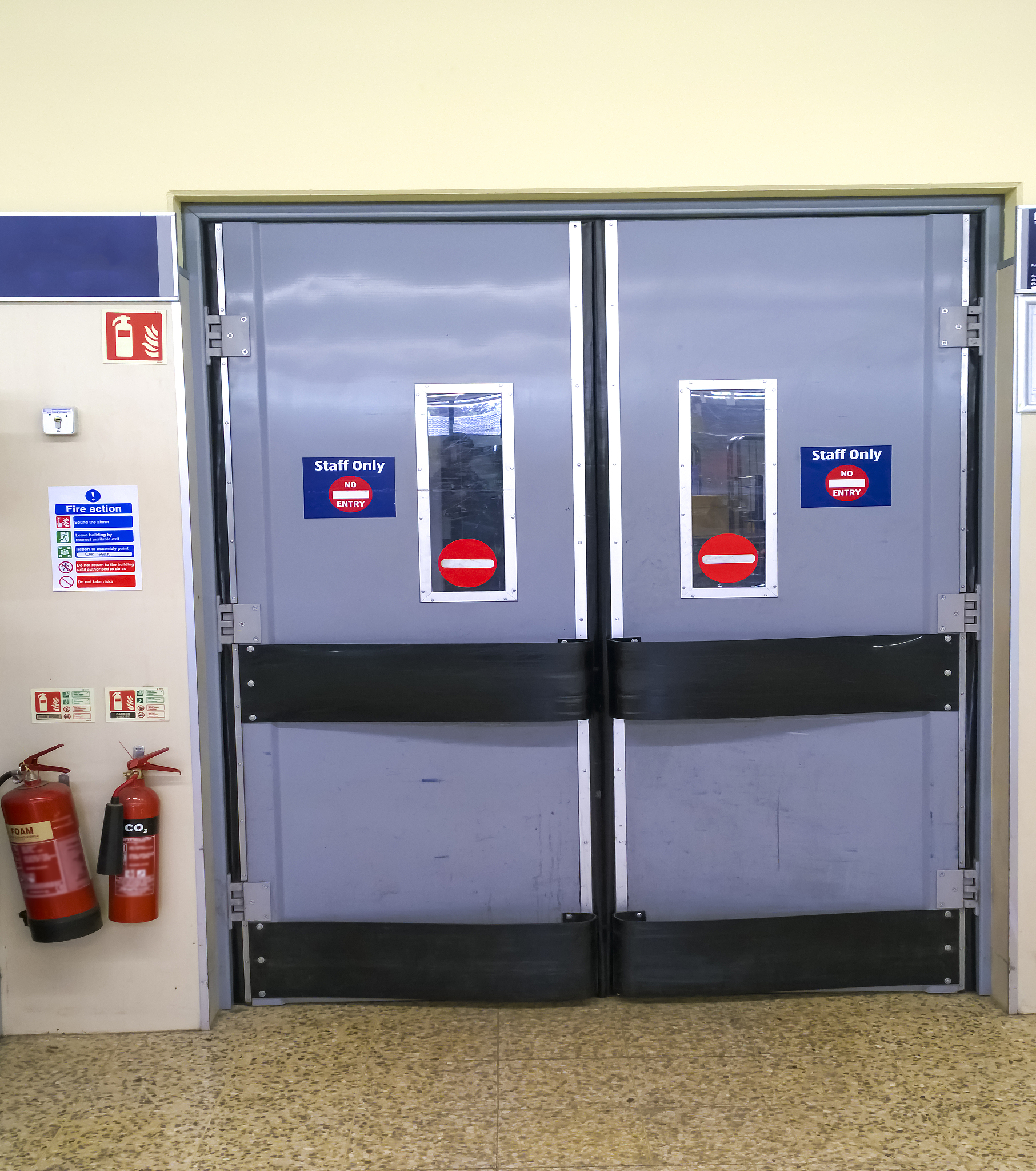 常闭式防火门标识贴哪里？国家标准规定