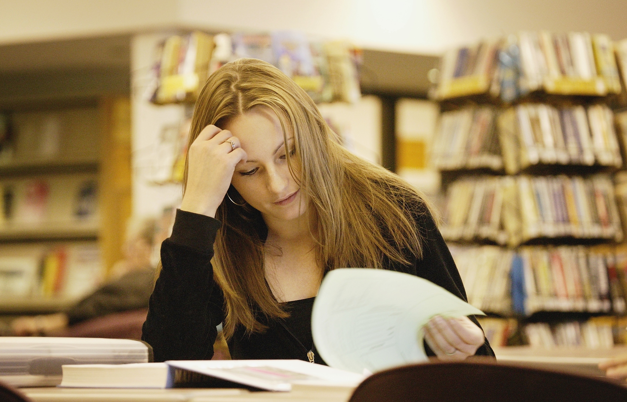 拥抱正能量，让生活更幸福美好：如何拥有积极向上的力量