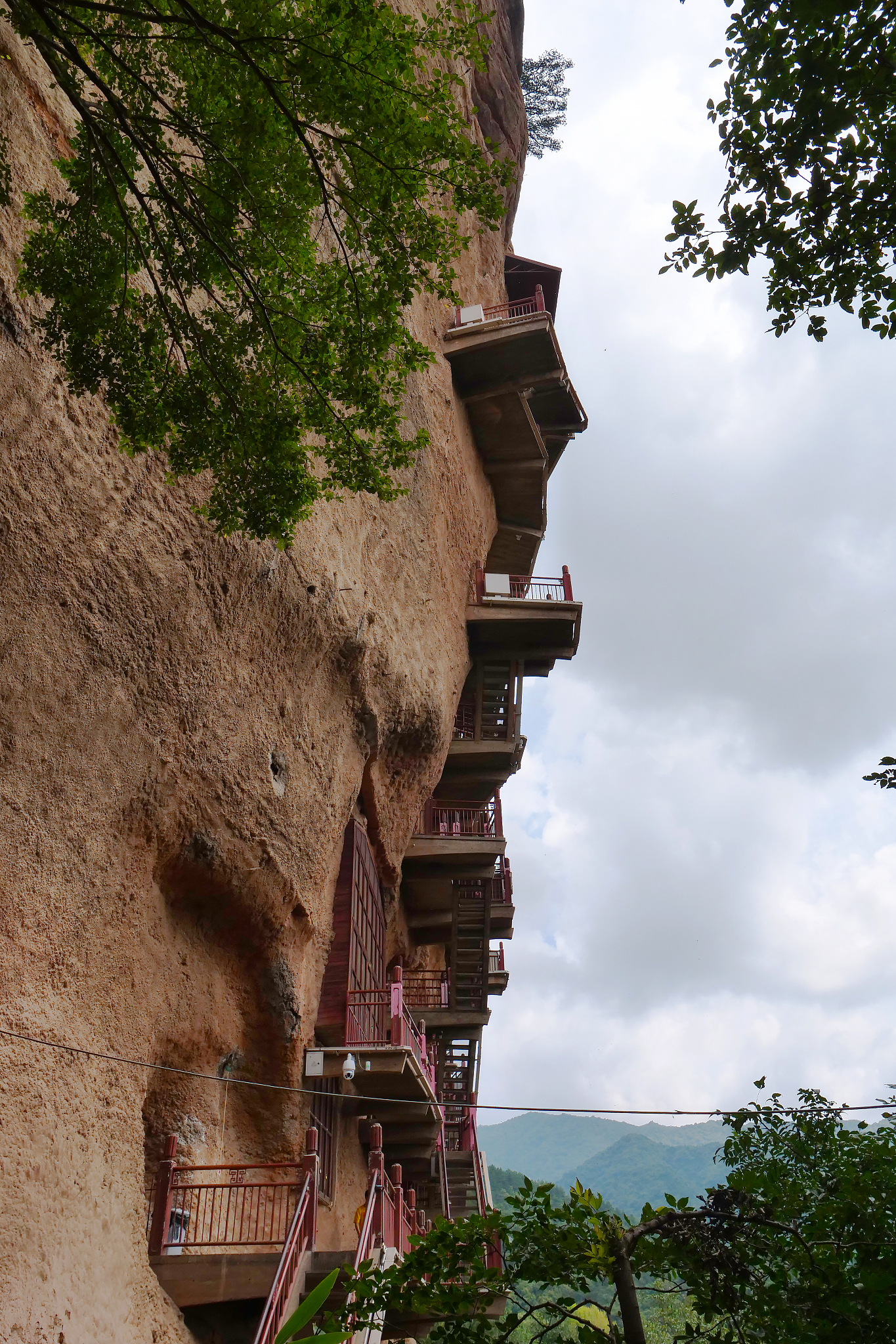 Introduction to Tianshui in EnglishTianshui Gansu Province is the second largest city located in the southeastern part of Gansu Tianshui used to be a town of strategic importance along the ancient Sil
