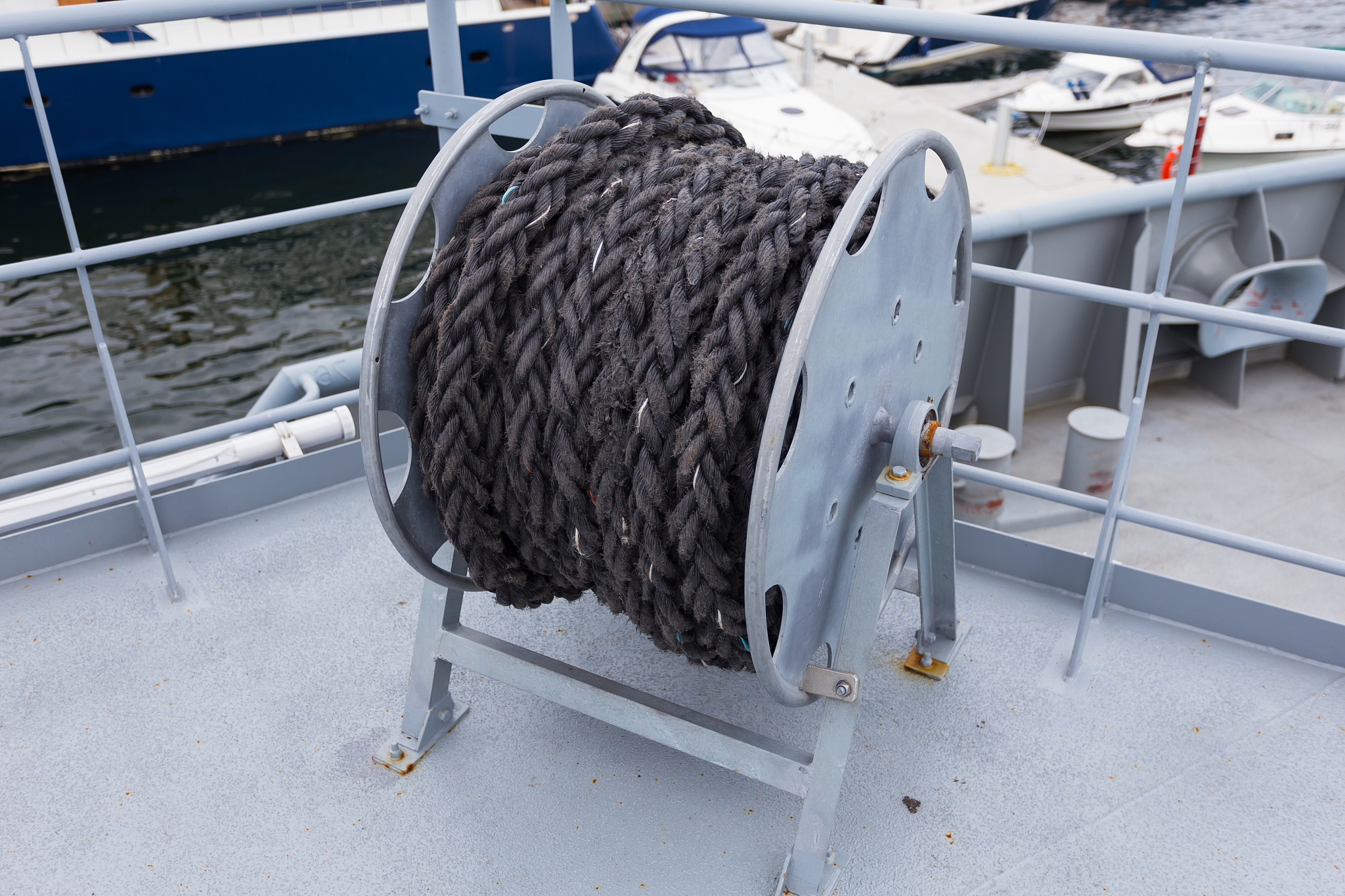 核桃脱壳机栅条滚筒改进设计：螺旋装置提升效率