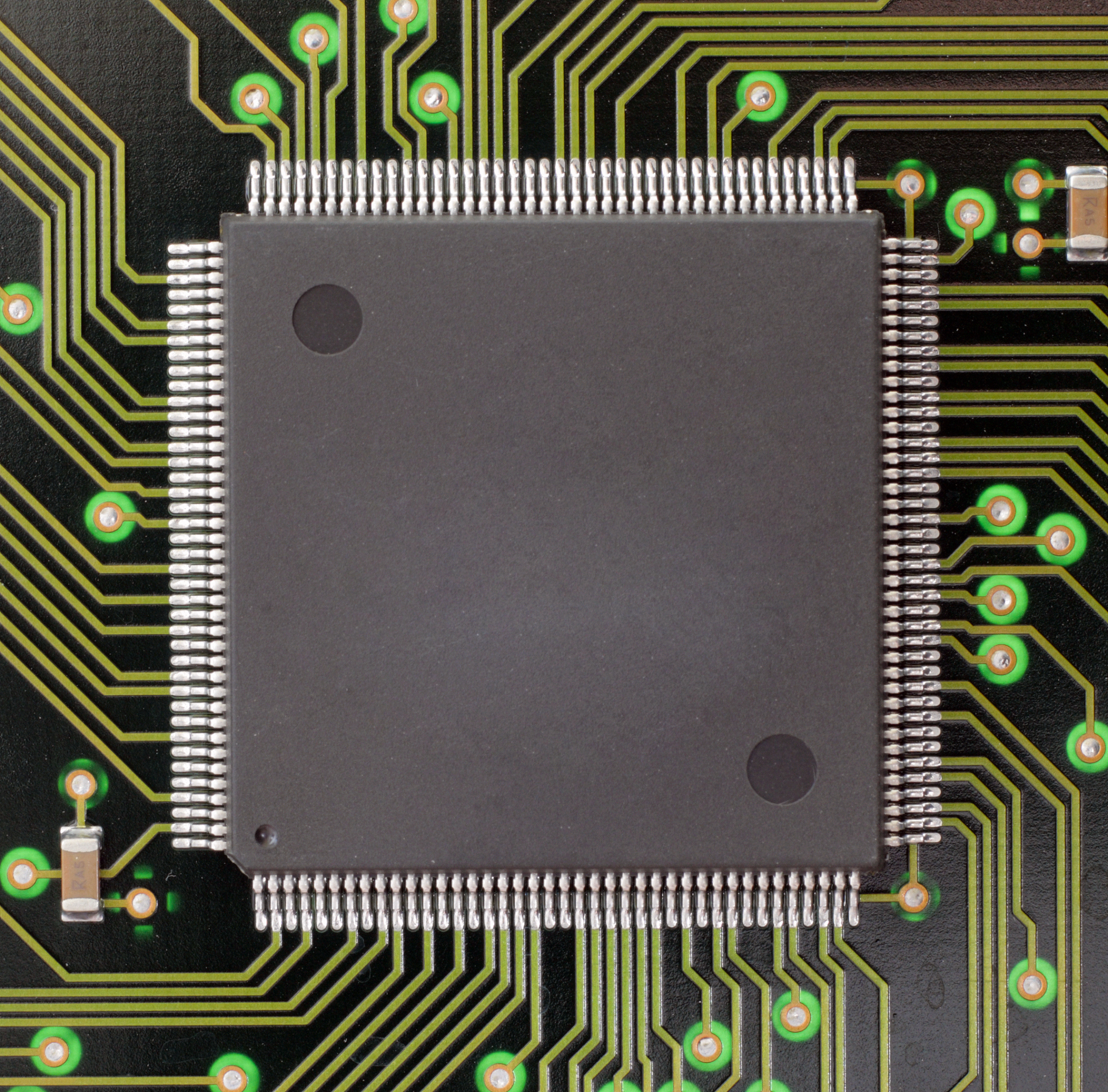 STM32单片机特点：高性能、丰富外设、低功耗、开发便捷 - 意法半导体