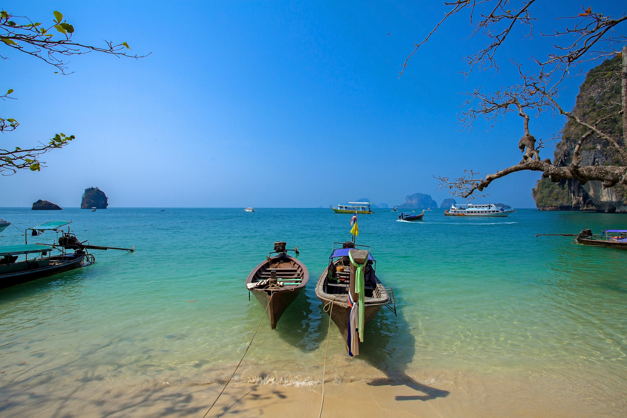long tail boat docking at phi phi island,thailand
