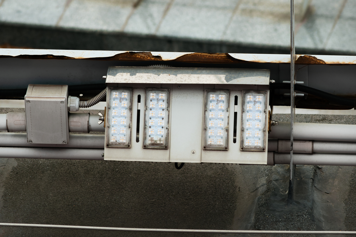 车间防爆应急灯：安全可靠的照明保障