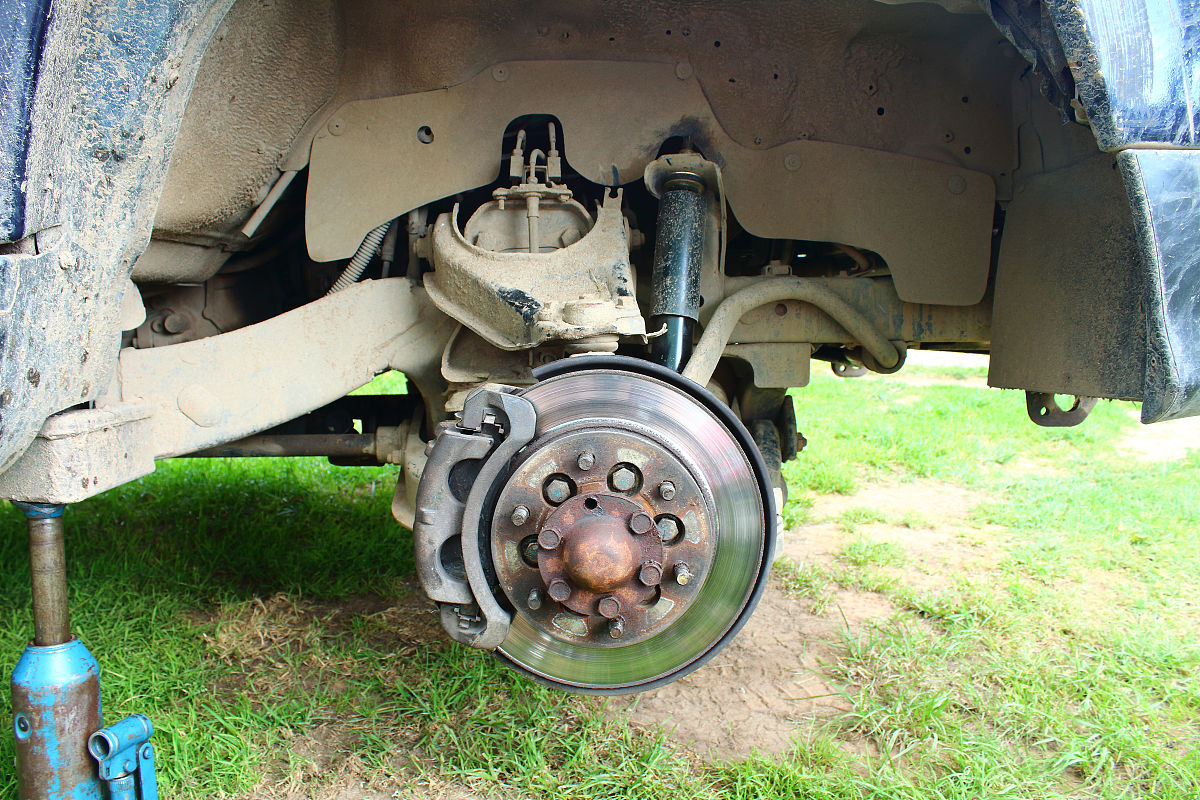 轿车制动系统设计详解：安全驾驶的关键