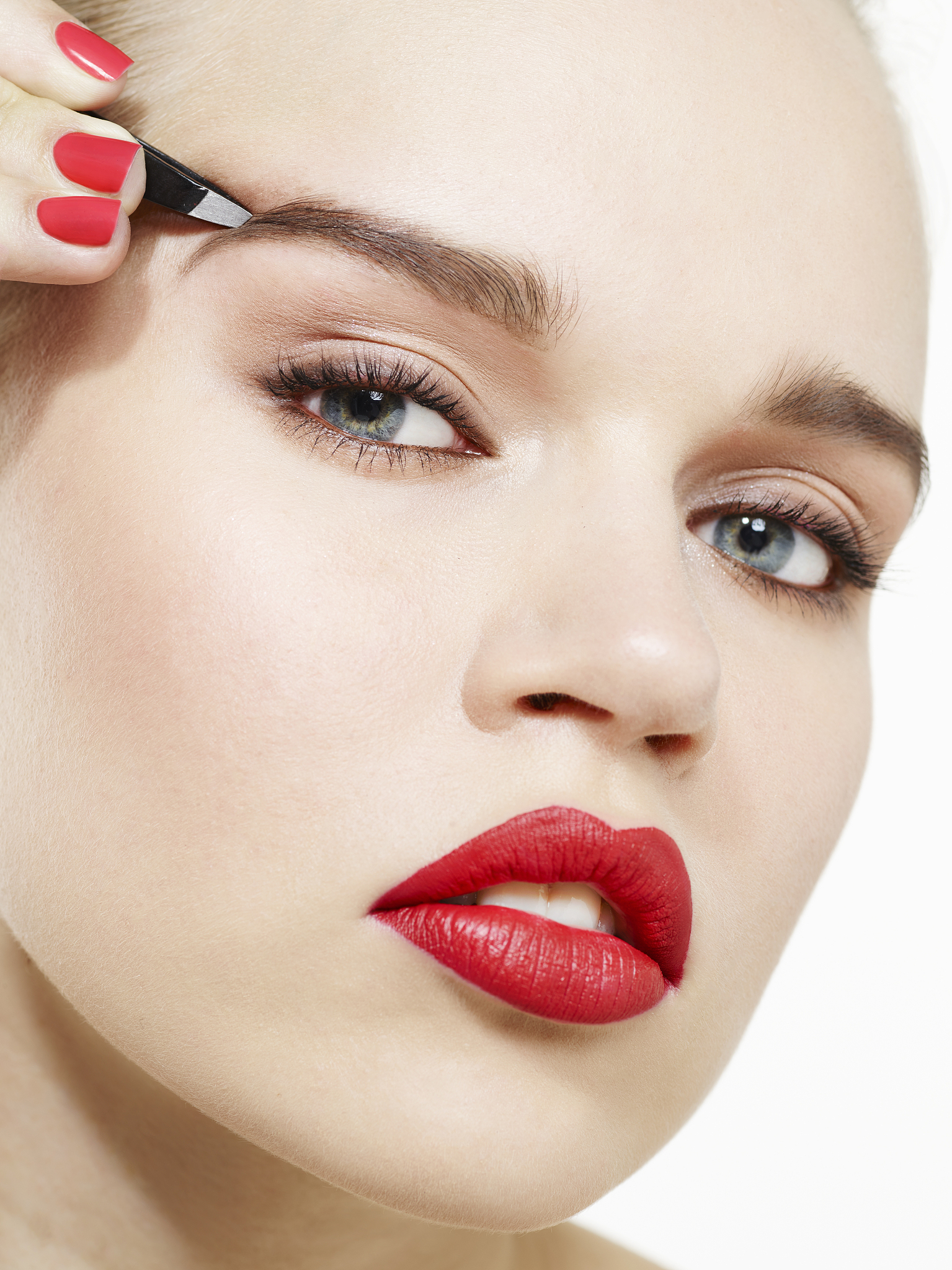 学化妆难吗？从入门到精通的化妆技巧分享