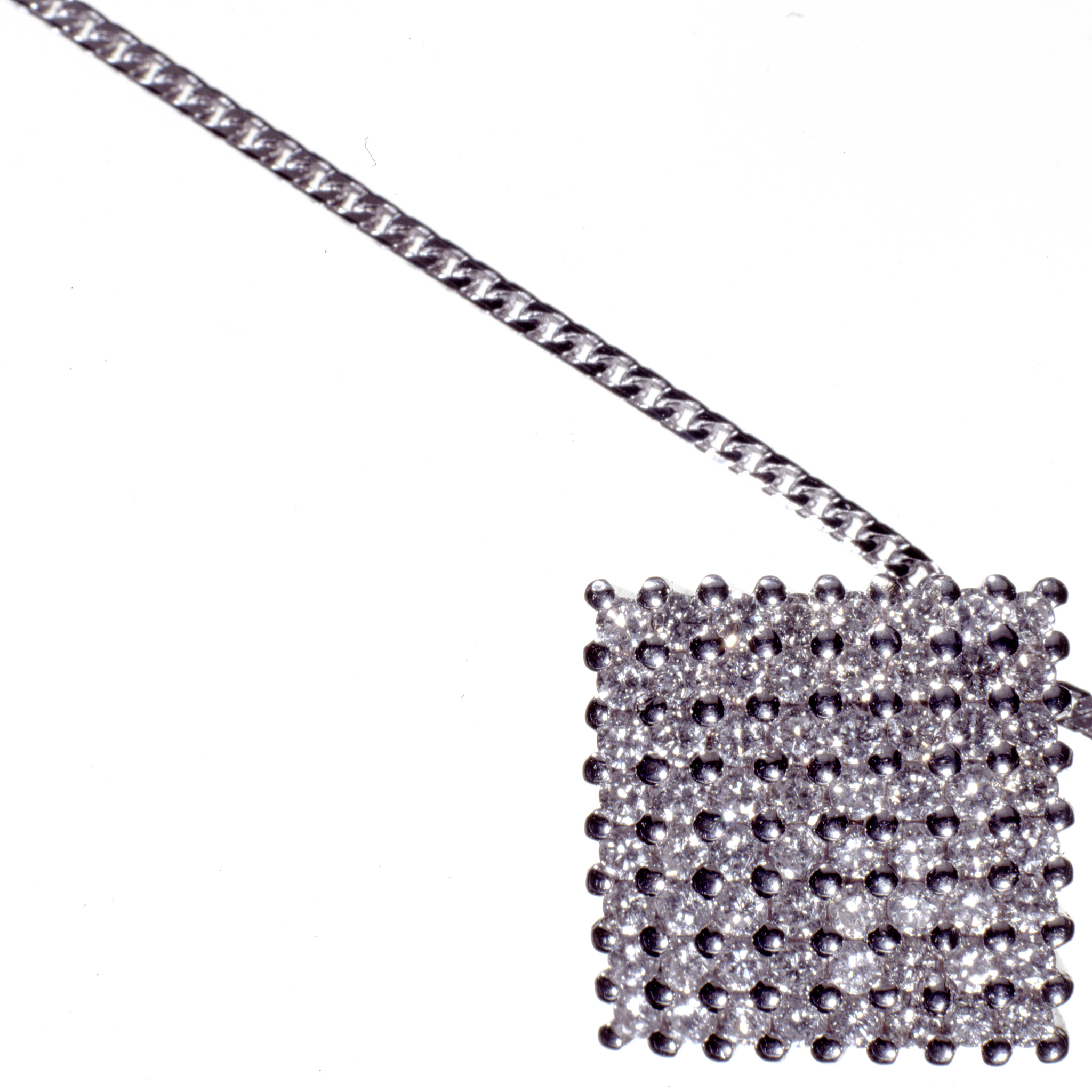 闪耀夺目宝石项链，尽显优雅奢华气质