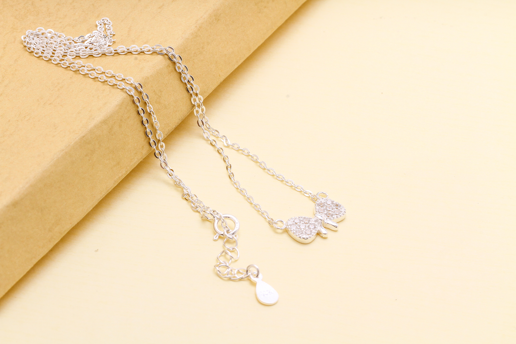 Jewelry Gift Ideas for Women: Anniversaries, Birthdays, Valentine's Day & More