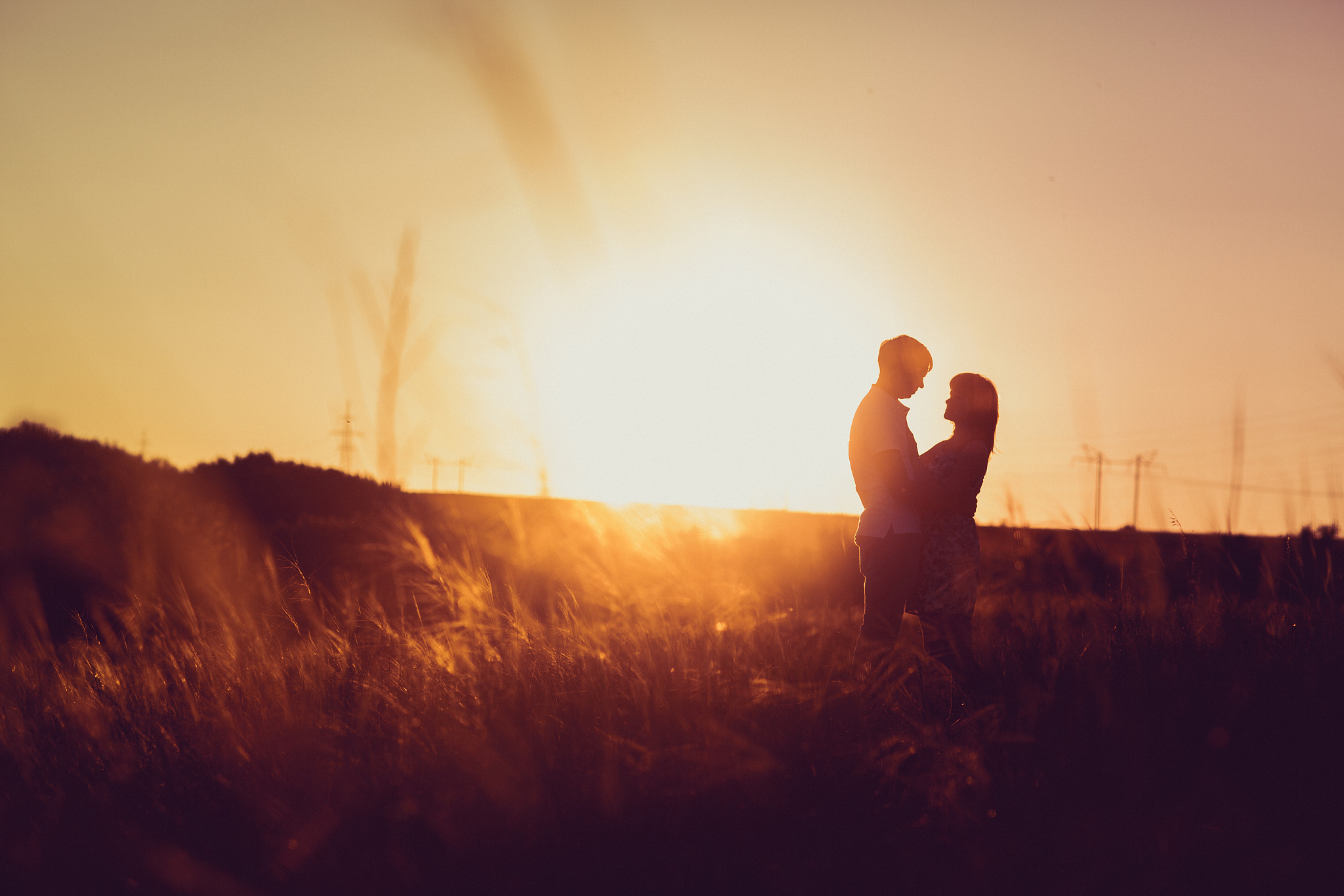 纯爱：纯粹的爱情，不受任何因素影响