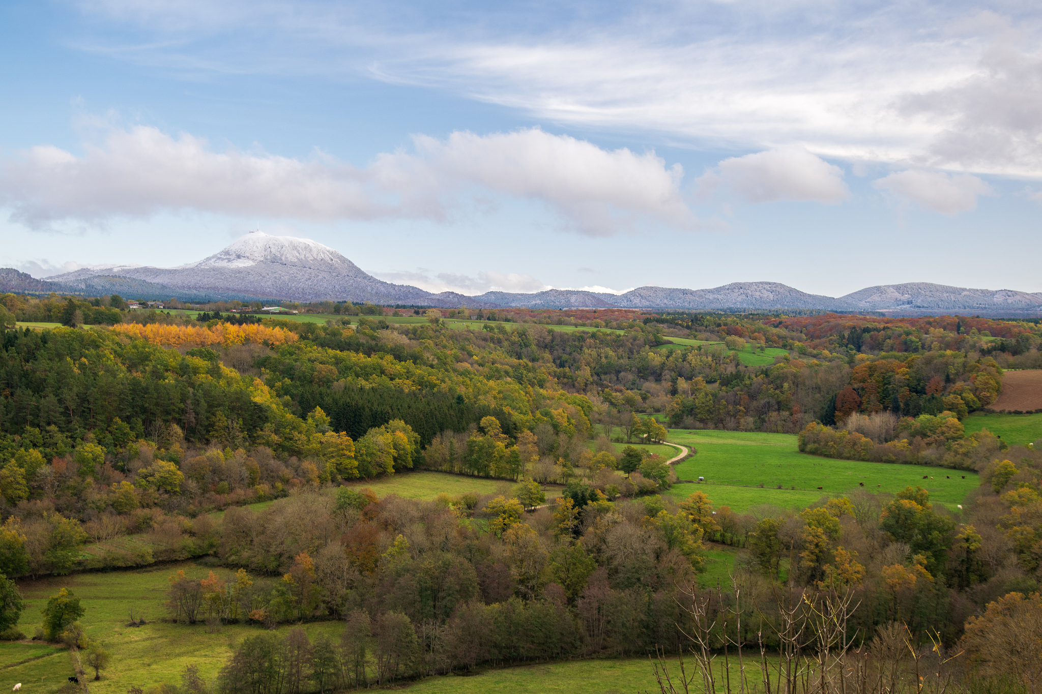 auvergne volcanoes