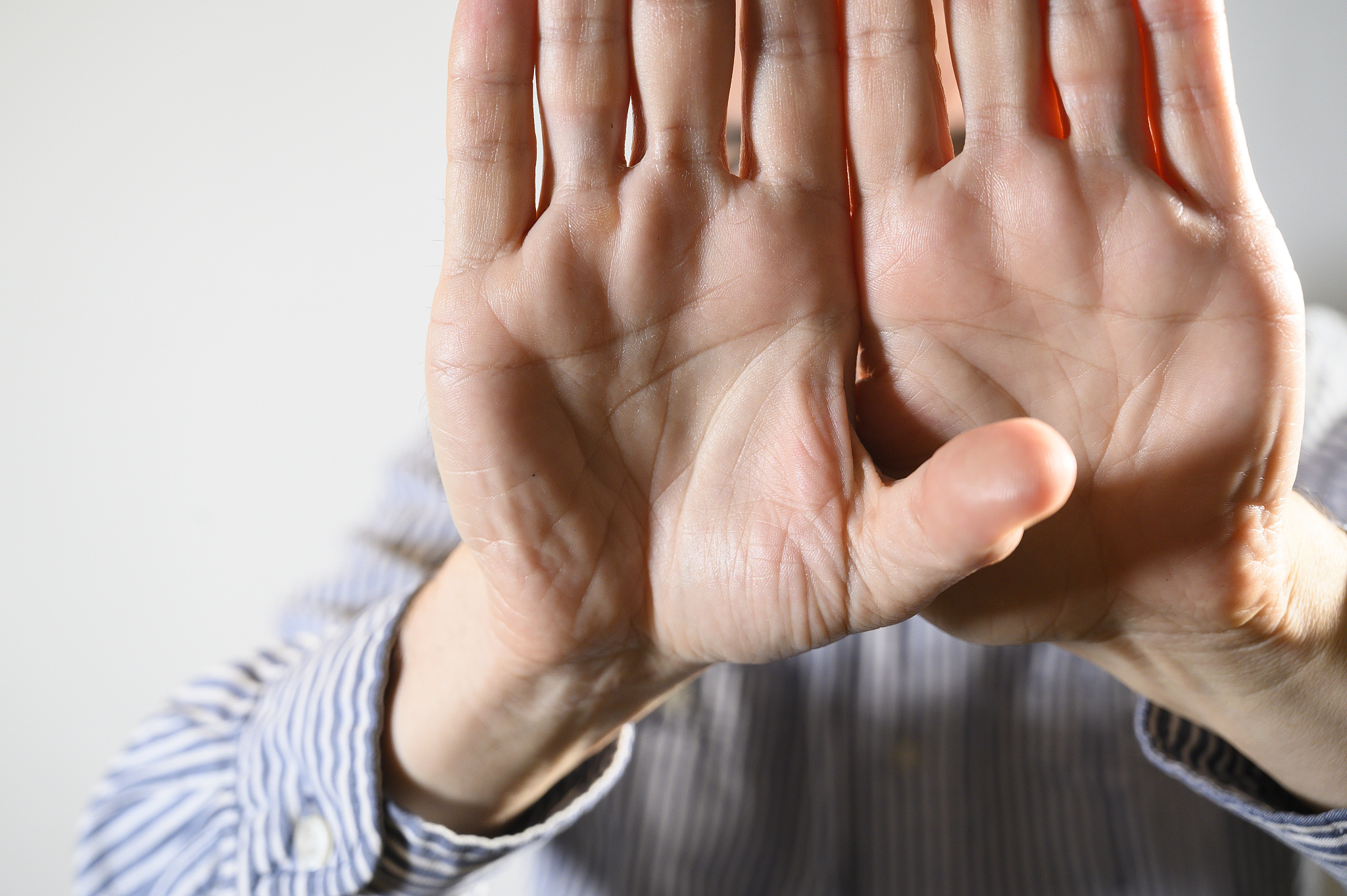 成人手心脚心热怎么回事