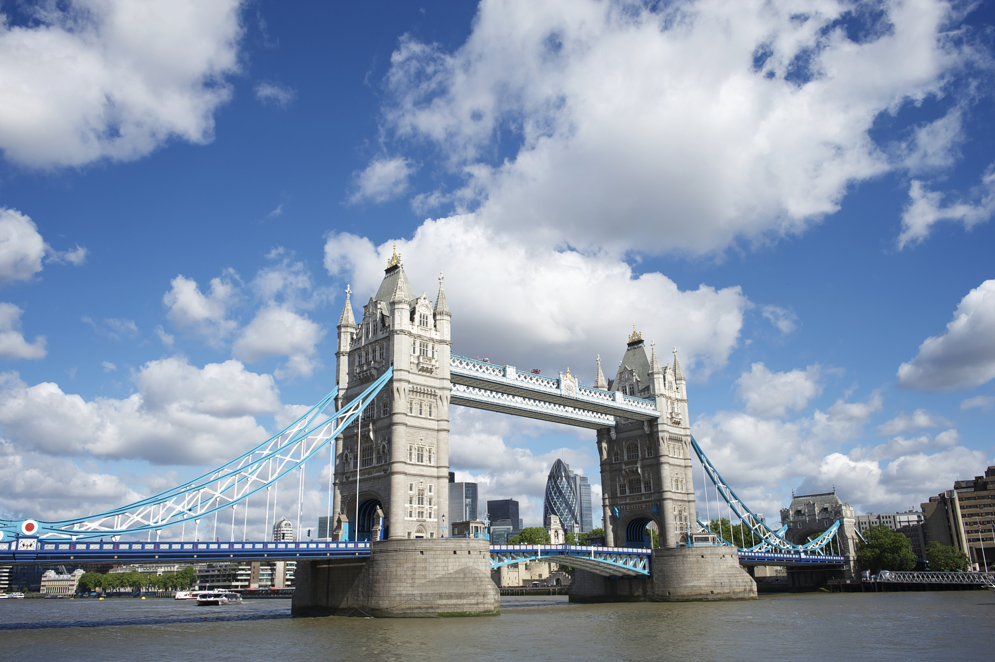 london tower bridge bright cloudscape horizontal