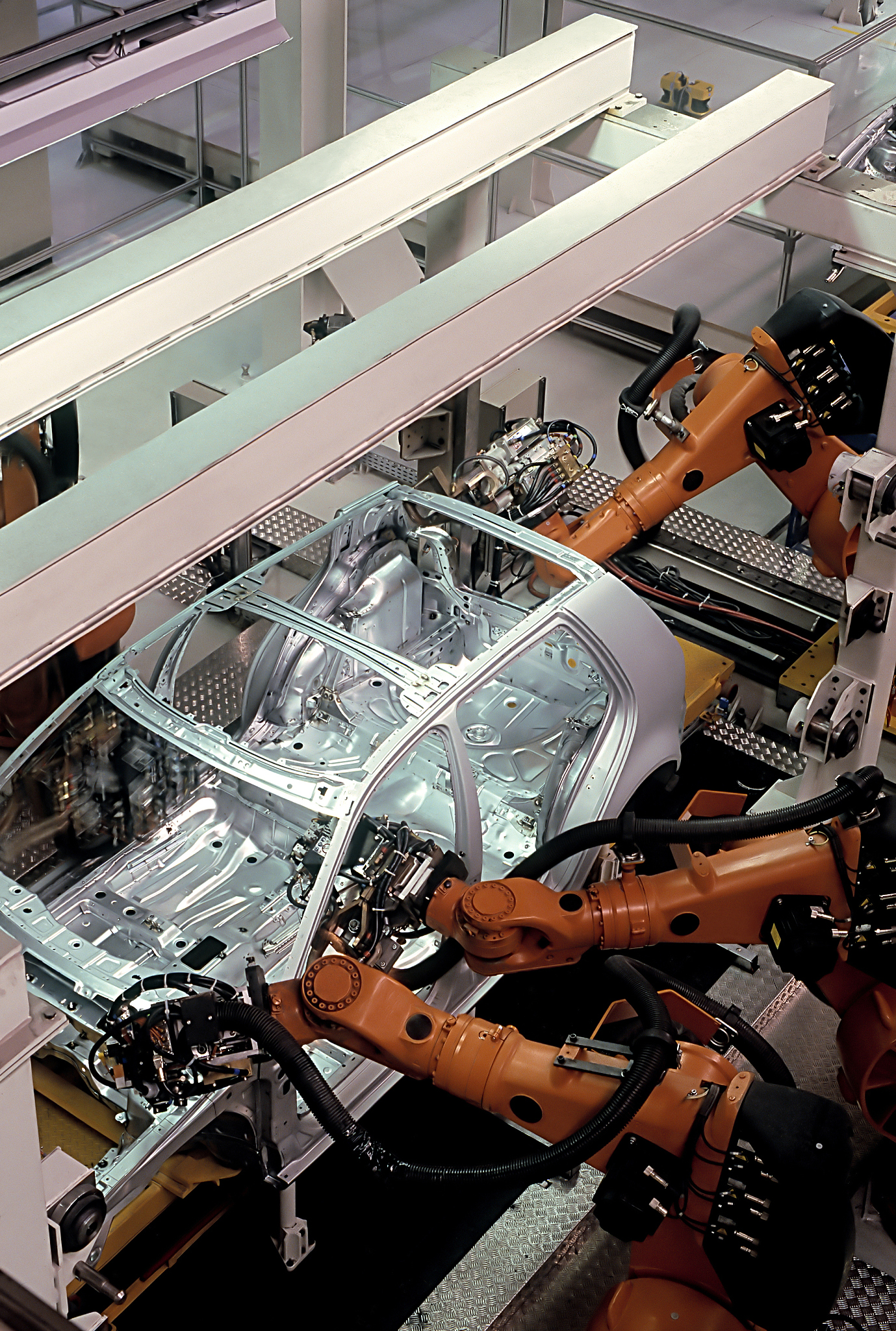 写一篇关于车辆焊接技术的优点的文章